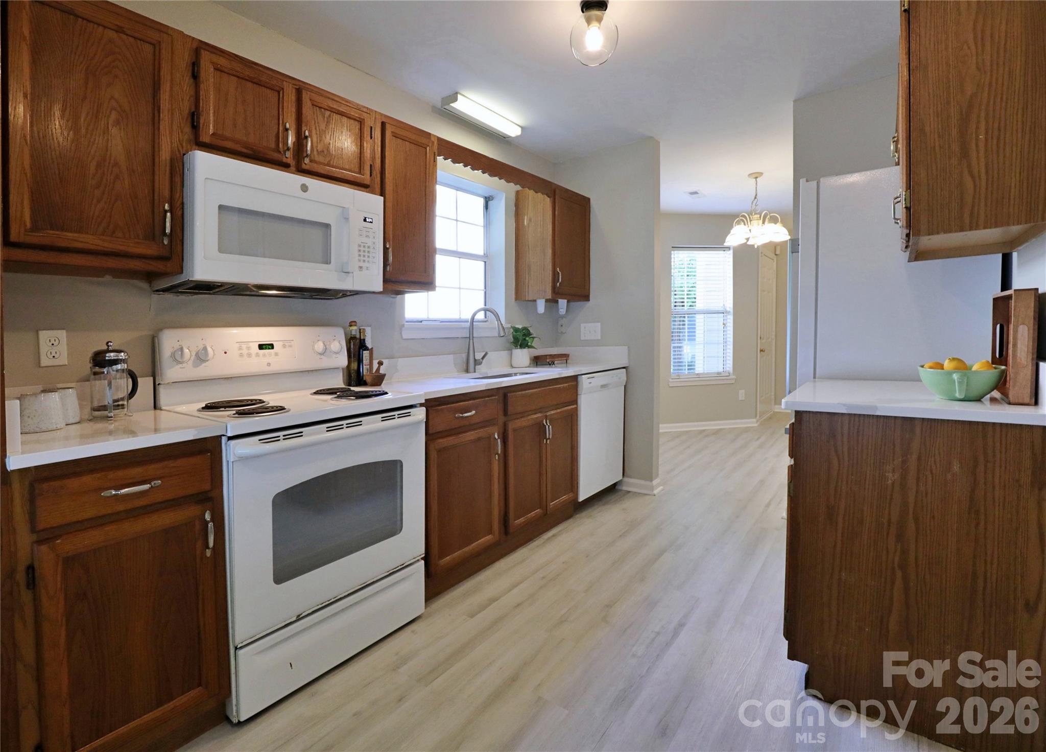 5909 Amity Springs Drive Property Photo 7