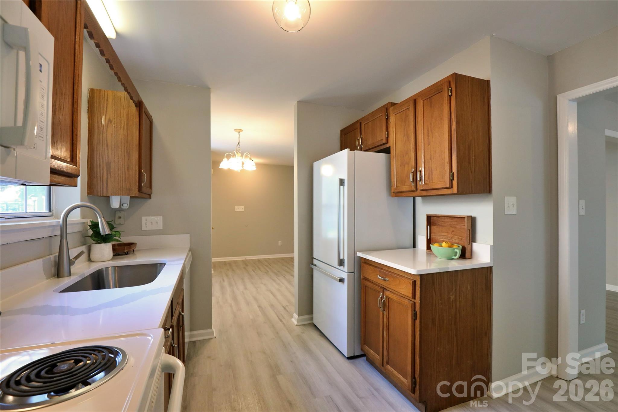 5909 Amity Springs Drive Property Photo 9