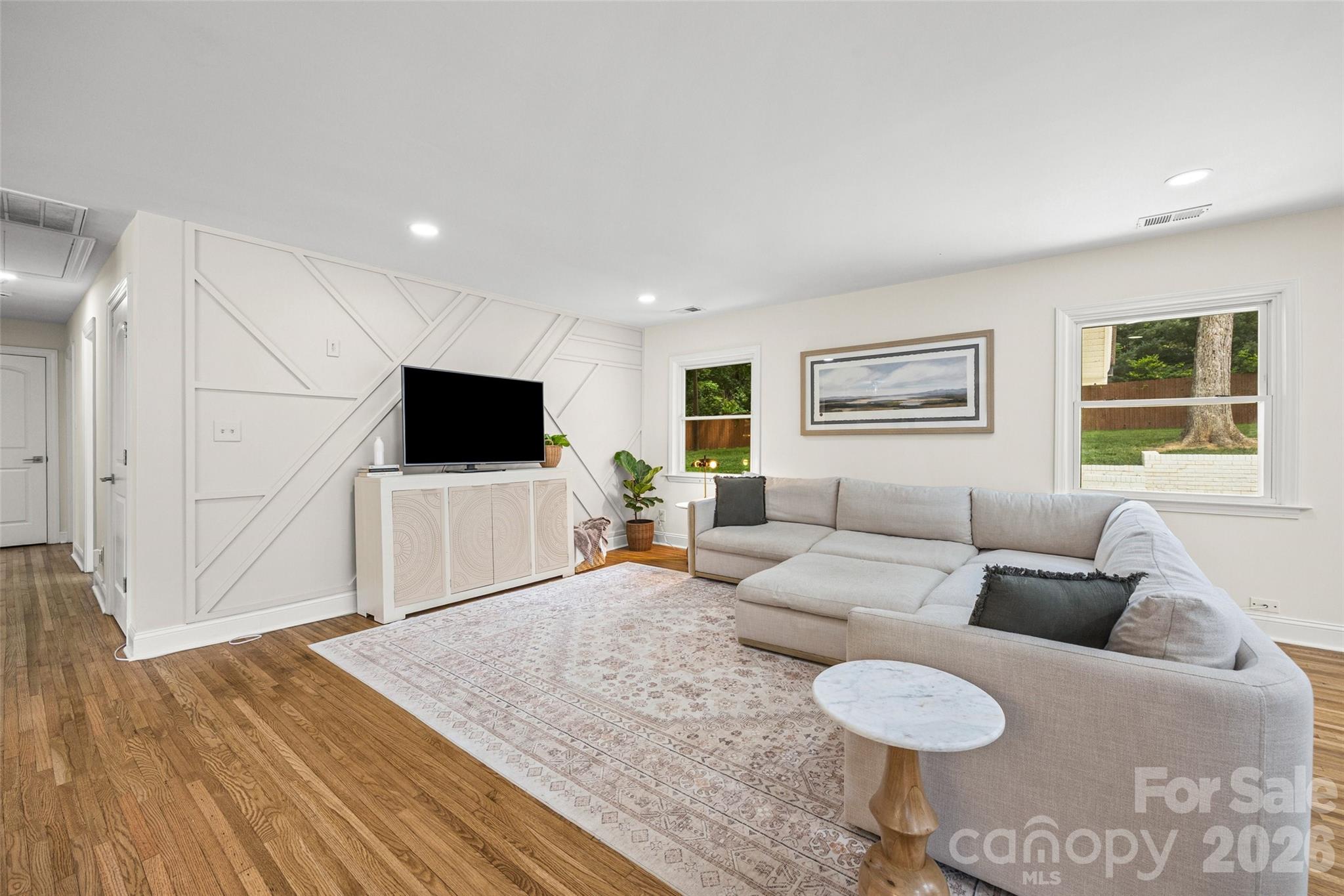 1142 Fox Run Drive Property Photo 13