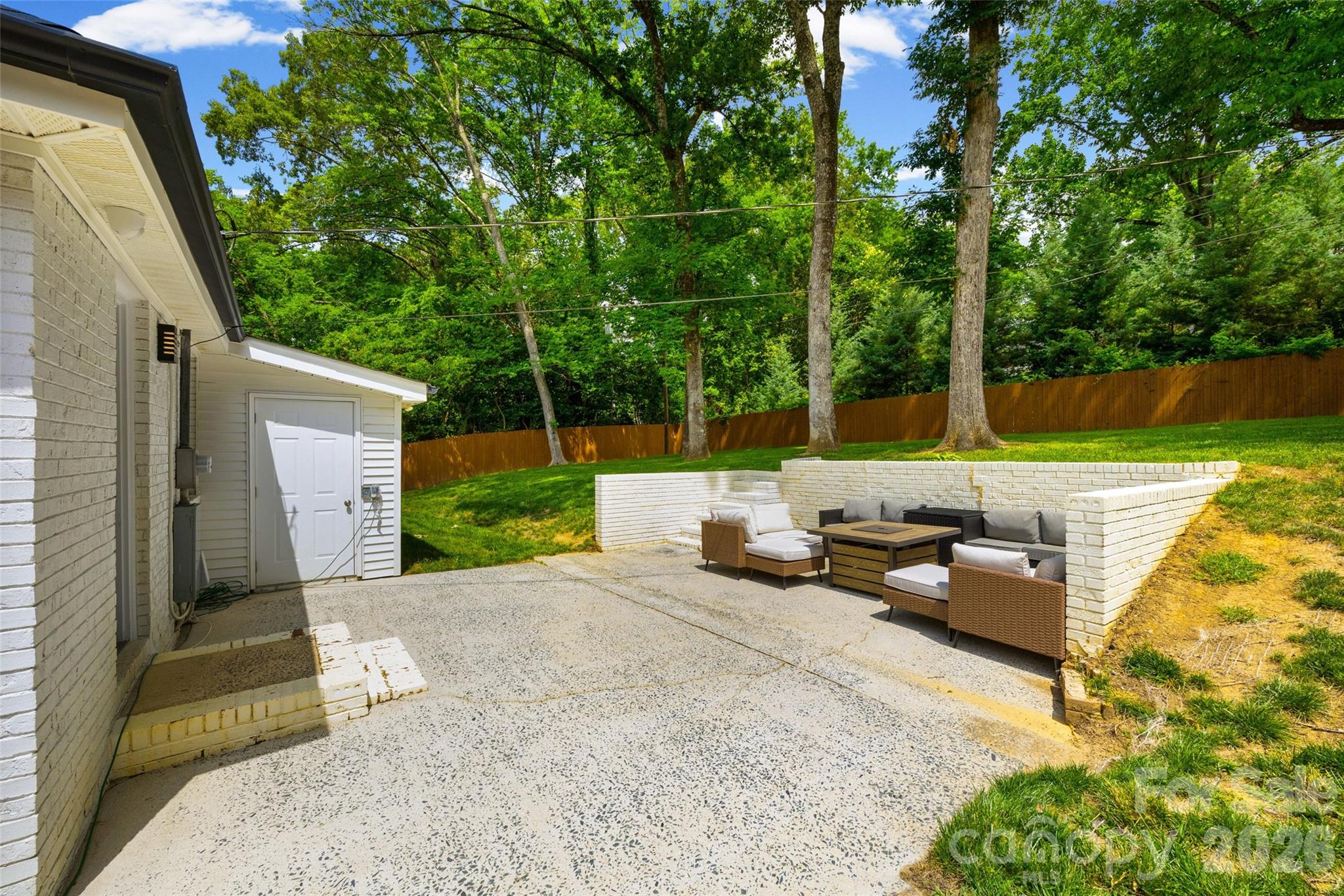 1142 Fox Run Drive Property Photo 29