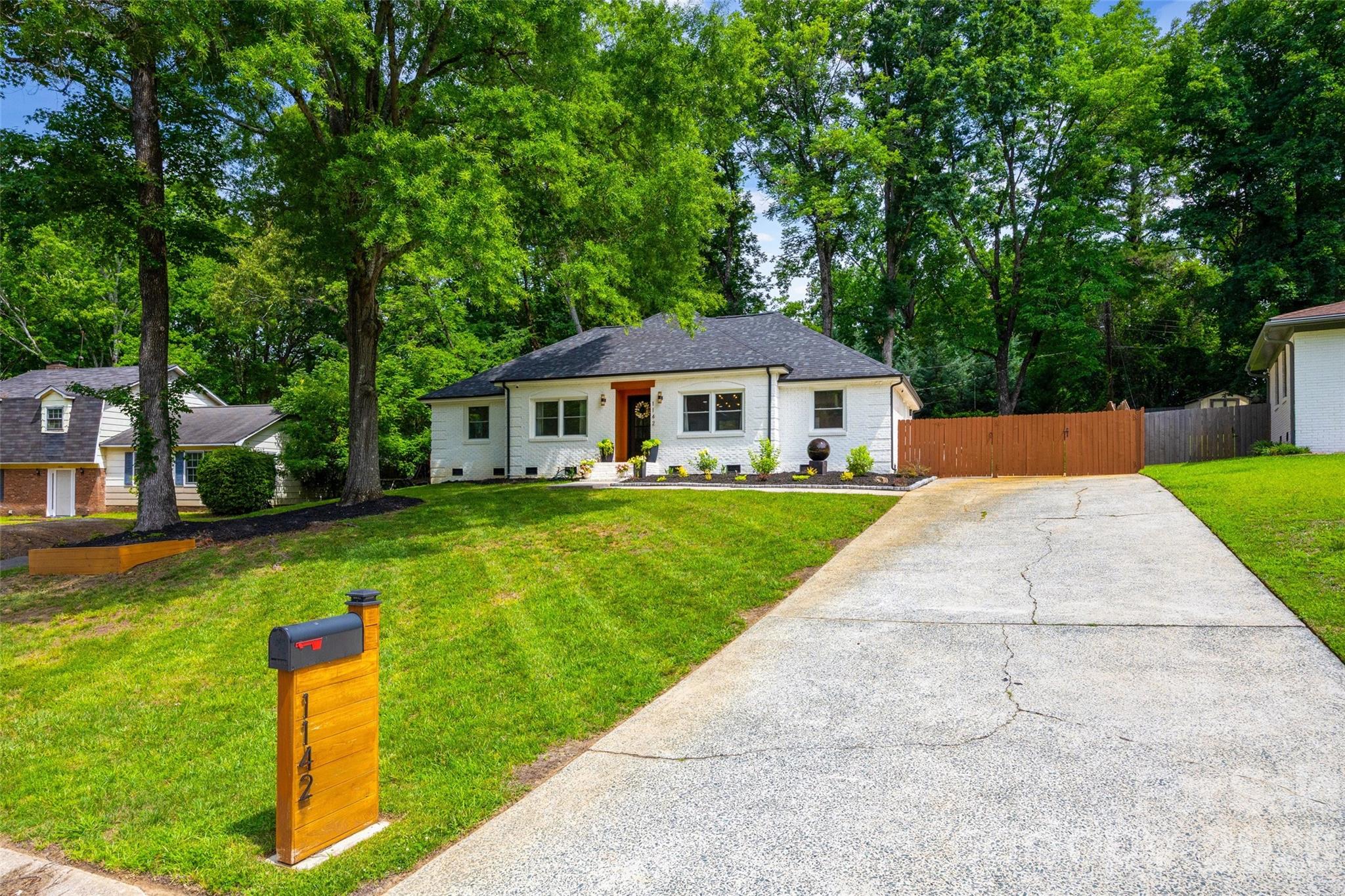 1142 Fox Run Drive Property Photo 35