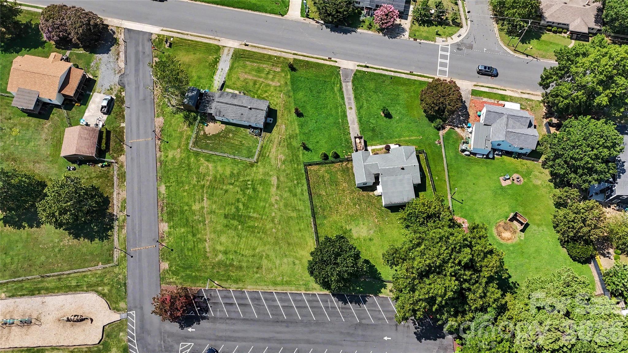 907 Lakeview Drive Property Photo 7
