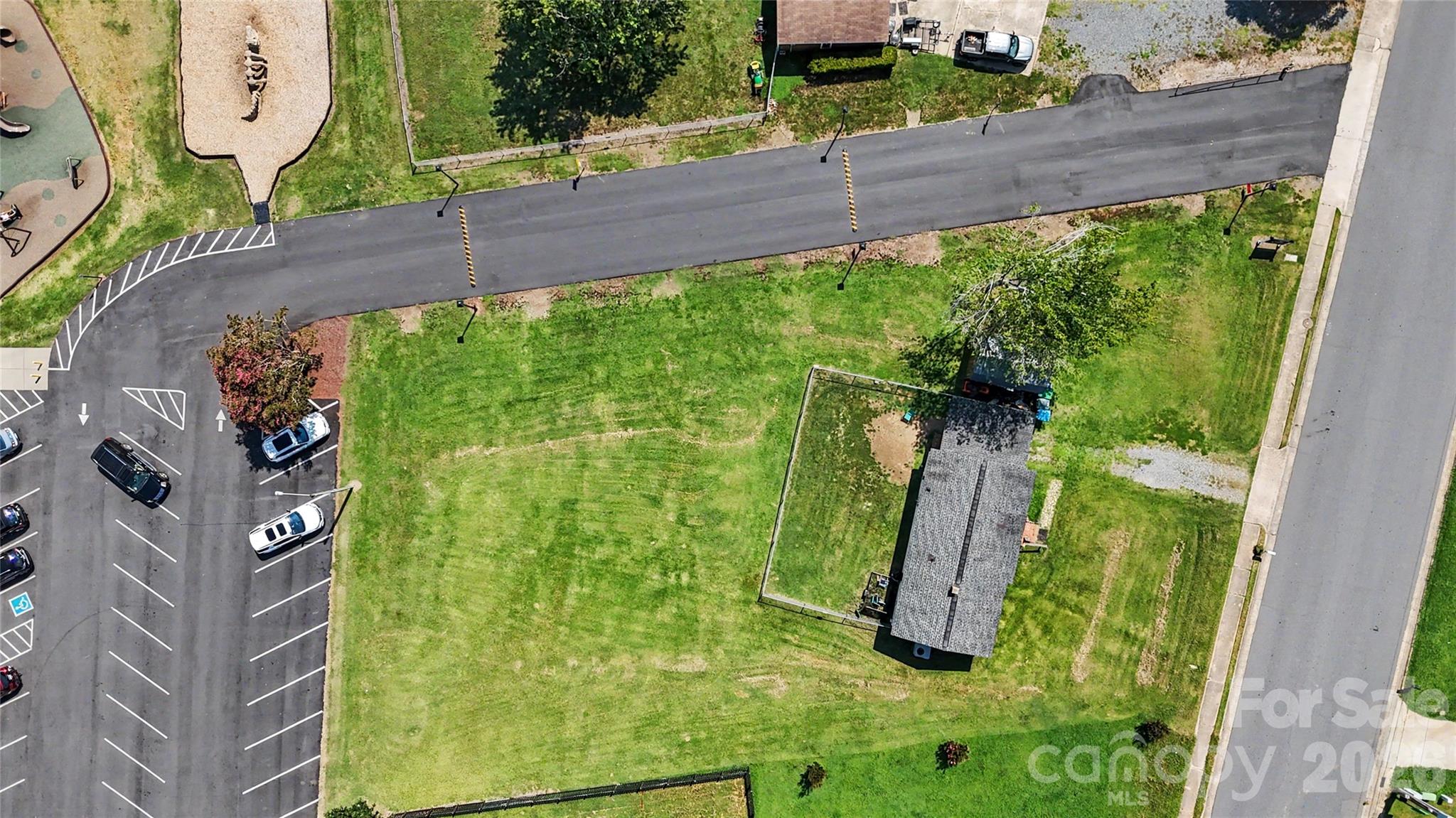 907 Lakeview Drive Property Photo 18