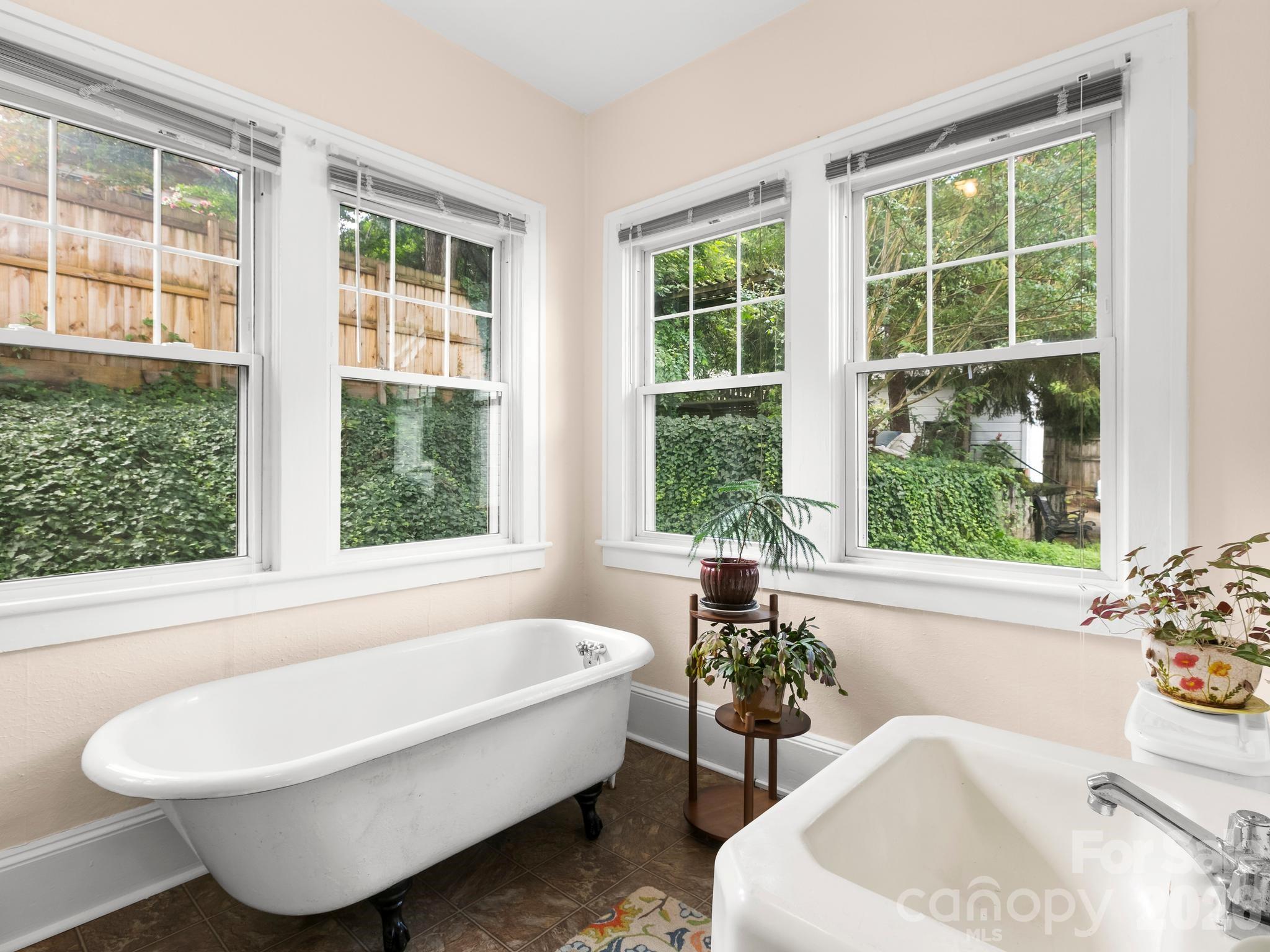 27 Warwick Road Property Photo 5