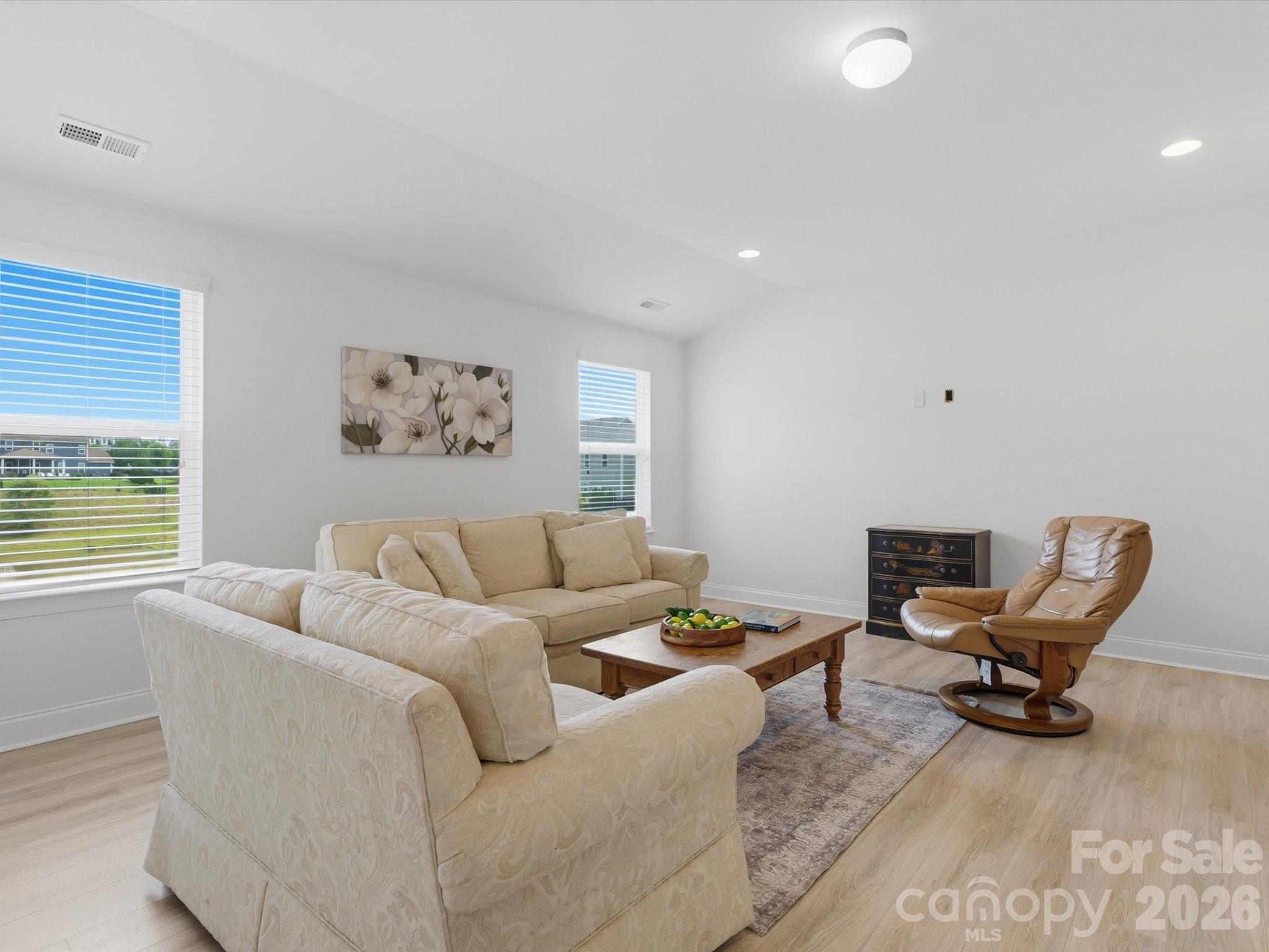 5008 Lydgate Drive Property Photo 15