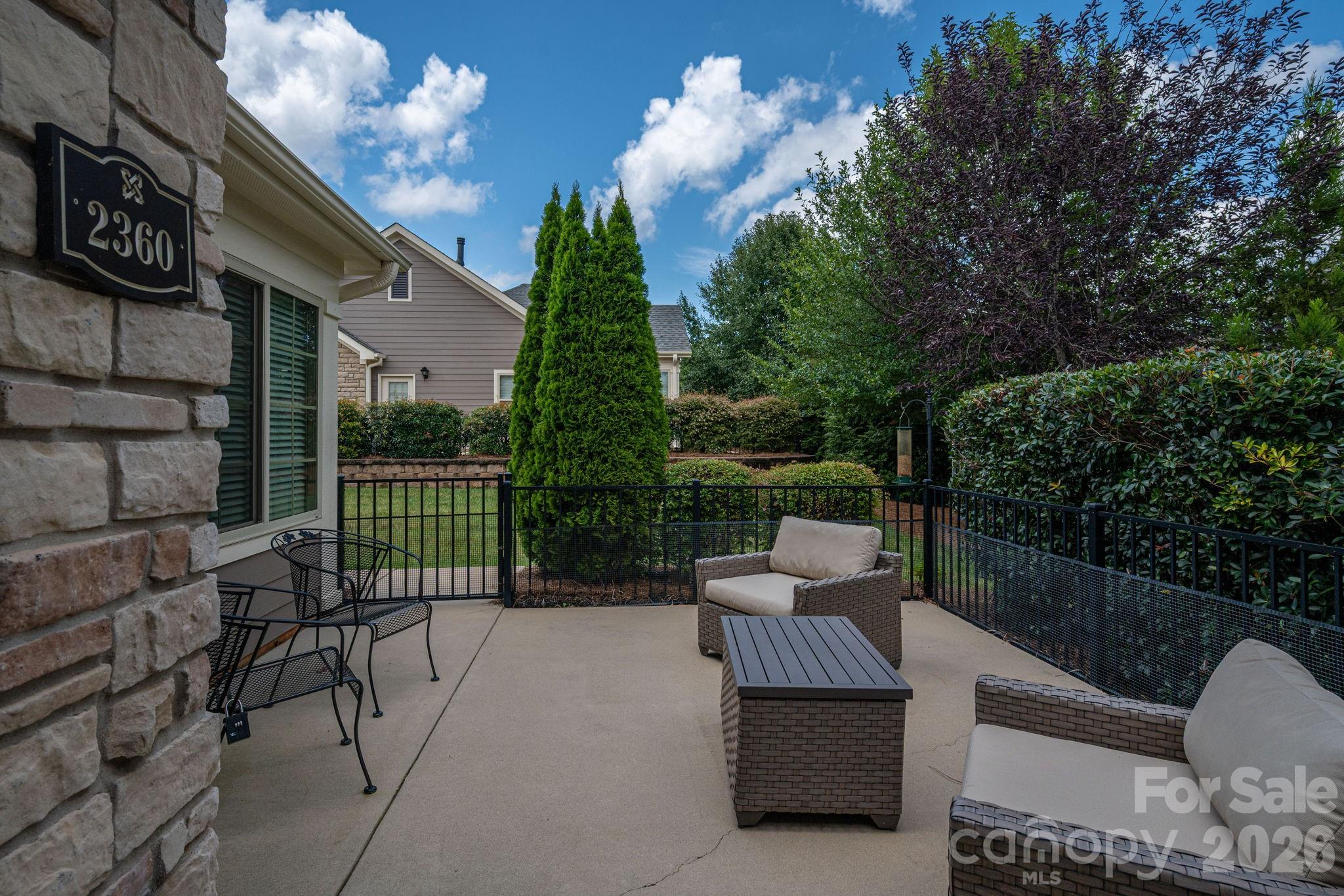 2360 Villa Oaks Court Property Photo 7