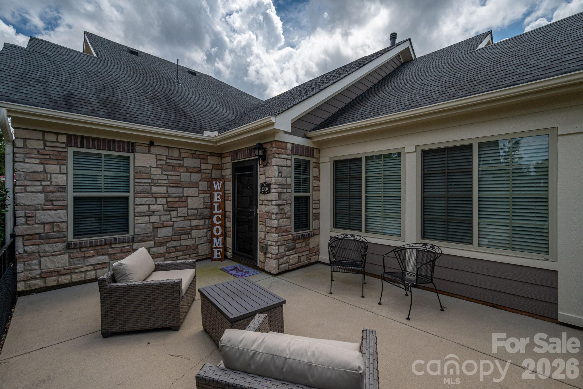 2360 Villa Oaks Court Property Photo 9