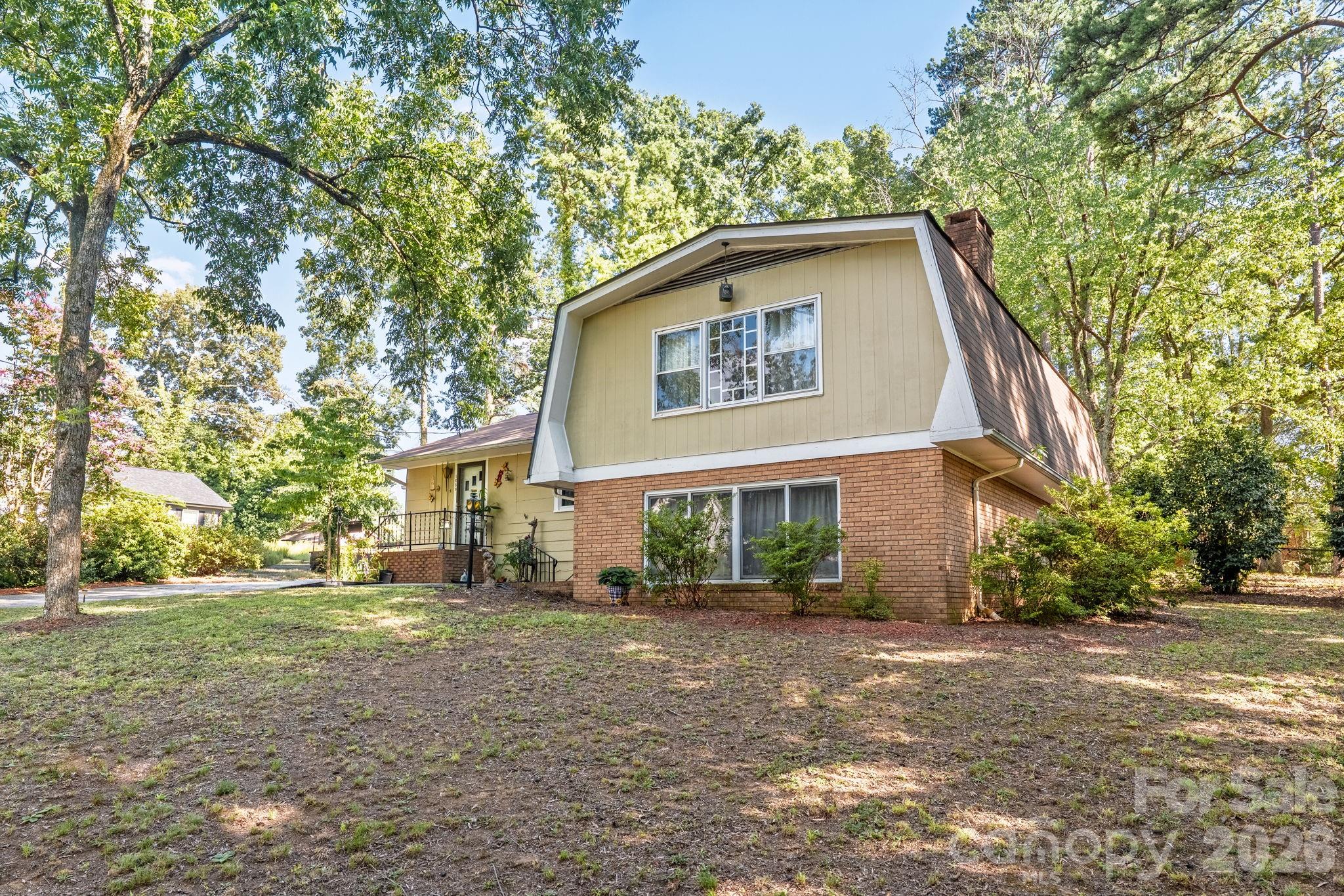 1659 Maple Avenue Property Photo 2