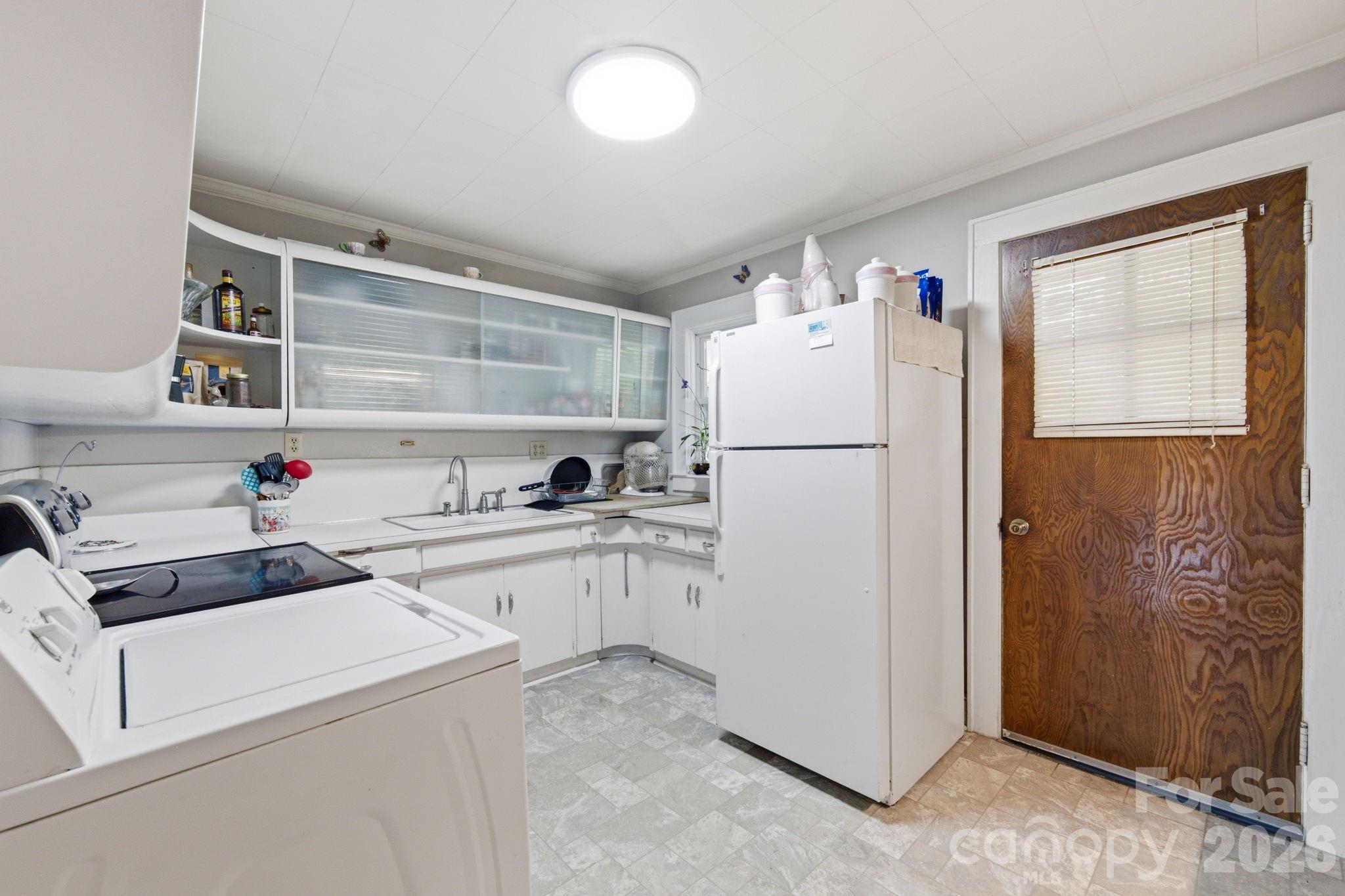 1659 Maple Avenue Property Photo 8