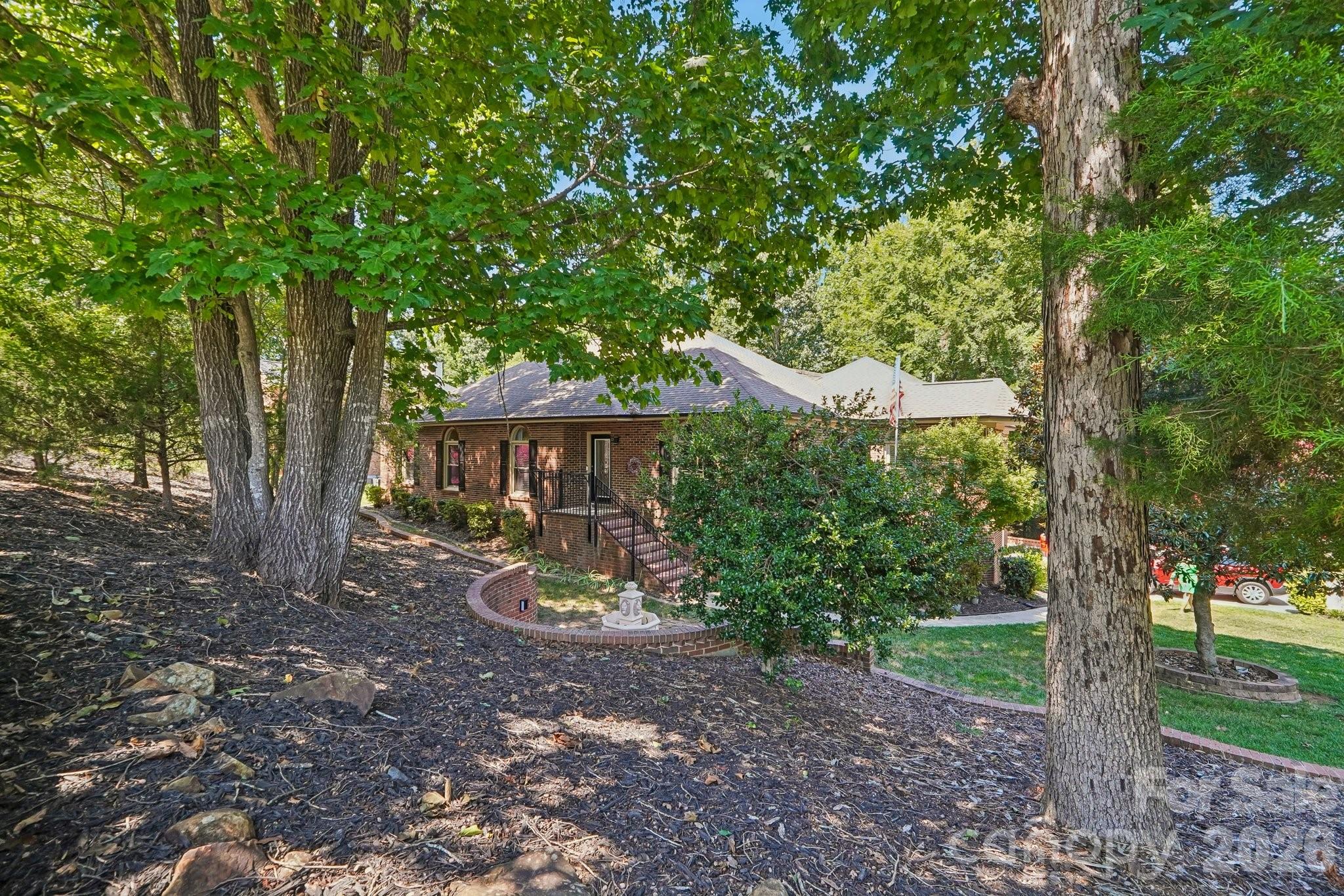 8463 Plantation Way Property Photo 1