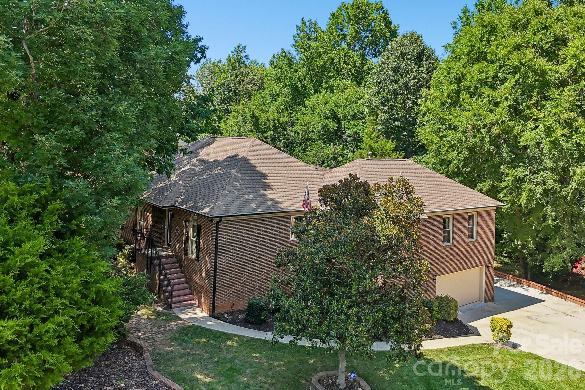 8463 Plantation Way Property Photo 4