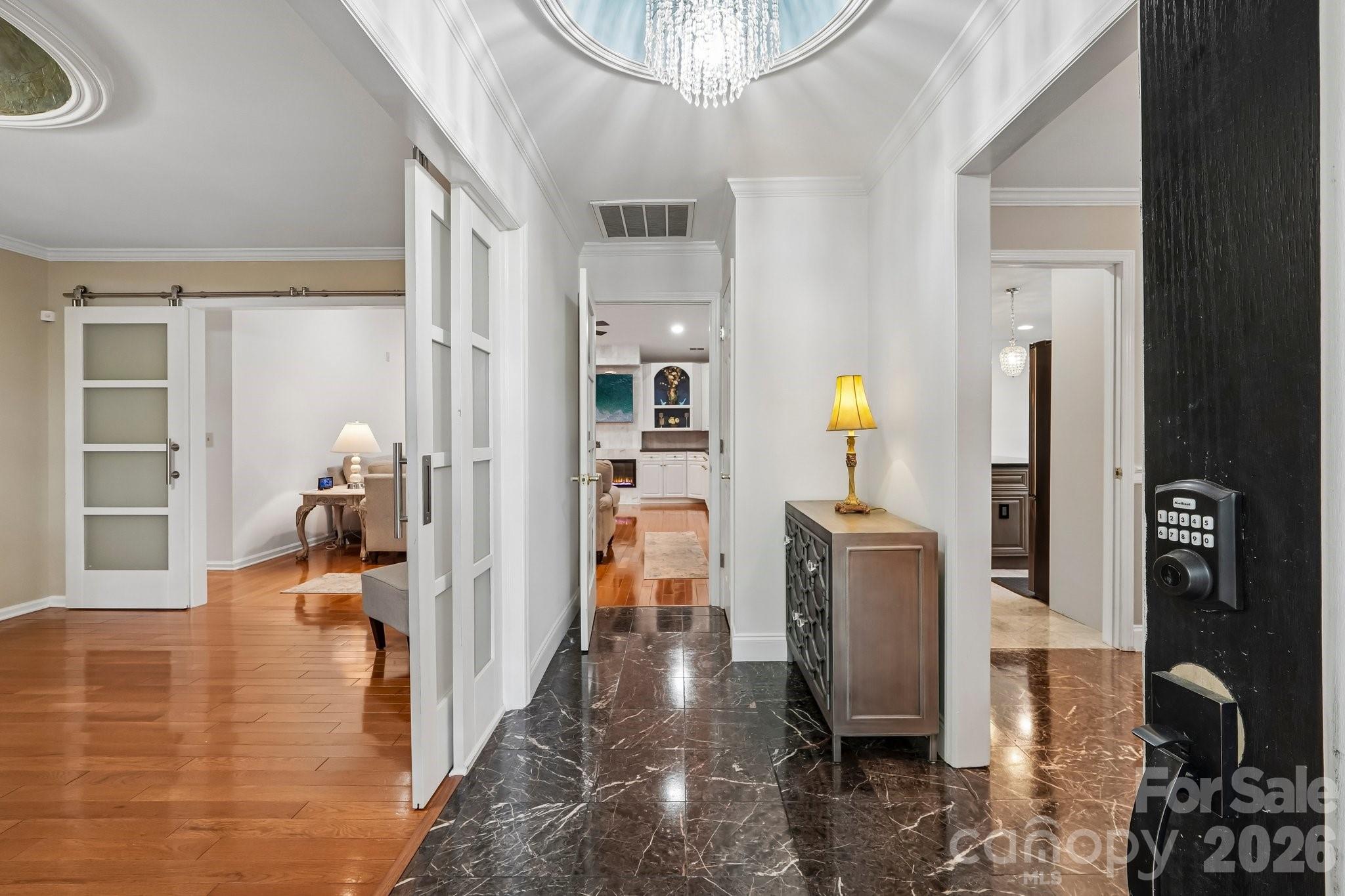 8463 Plantation Way Property Photo 6