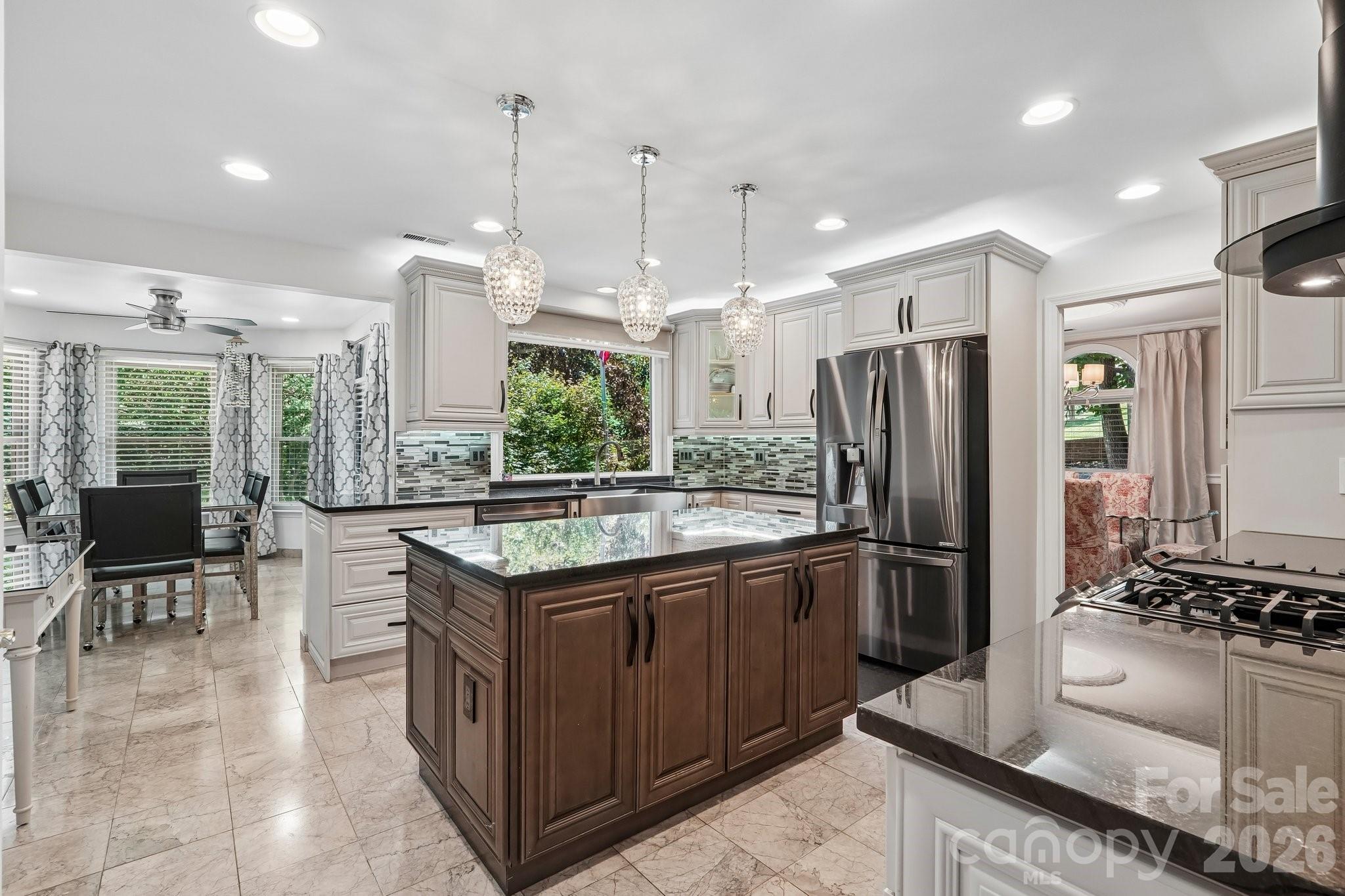 8463 Plantation Way Property Photo 11
