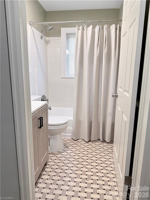 323 Western Boulevard Property Photo 19