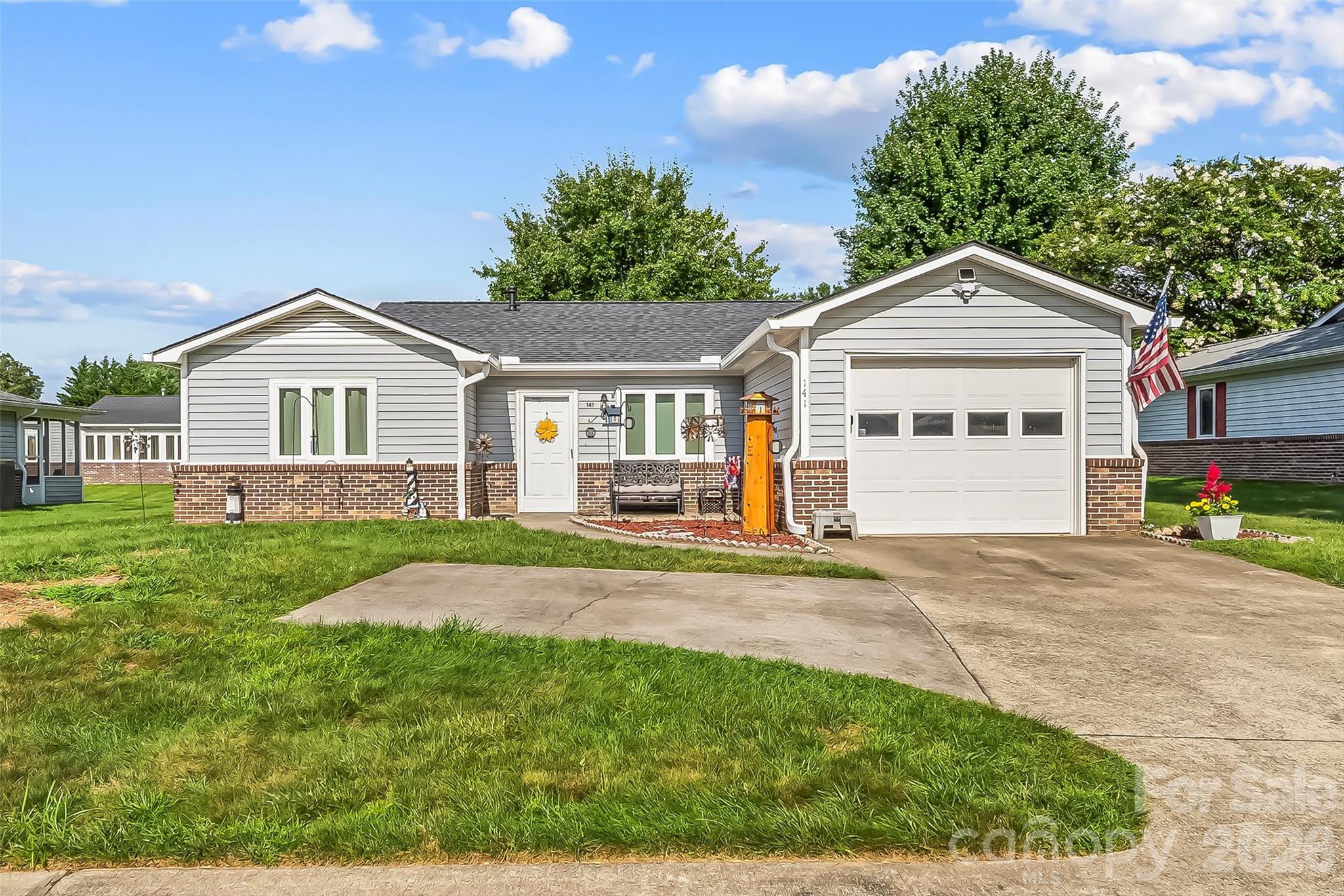 141 Derbyshire Drive Property Photo 1