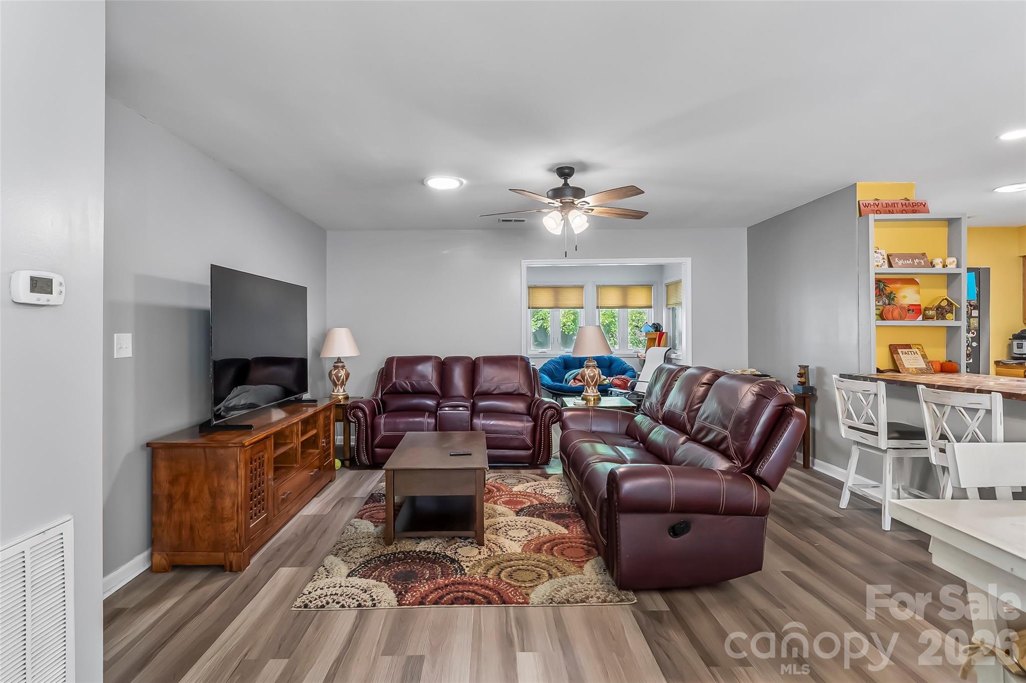 141 Derbyshire Drive Property Photo 3