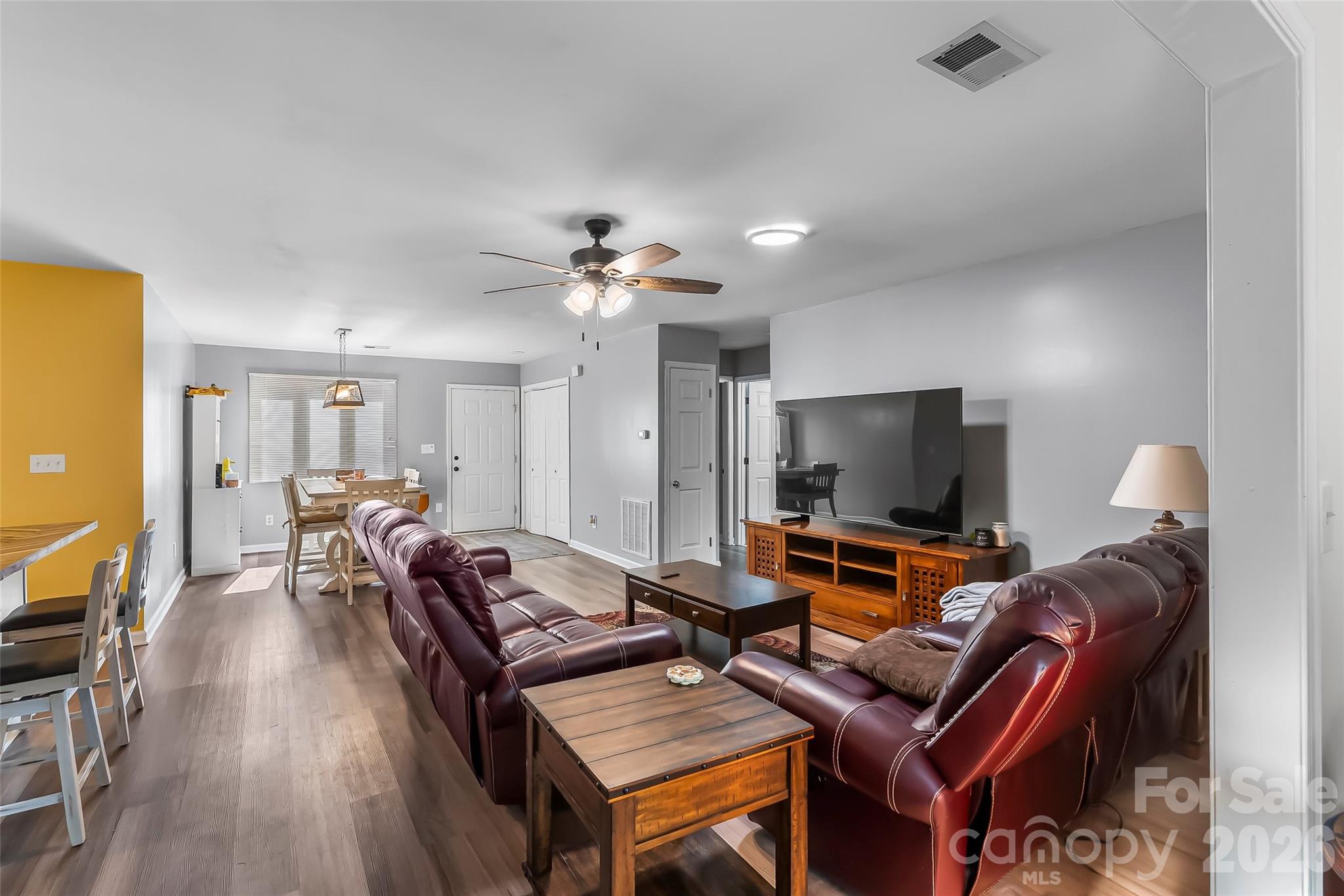 141 Derbyshire Drive Property Photo 4