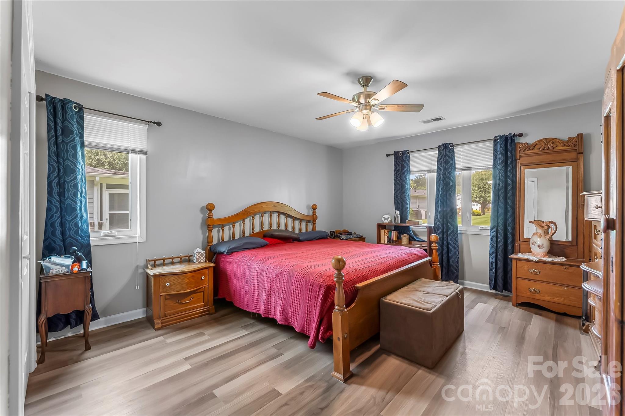 141 Derbyshire Drive Property Photo 8