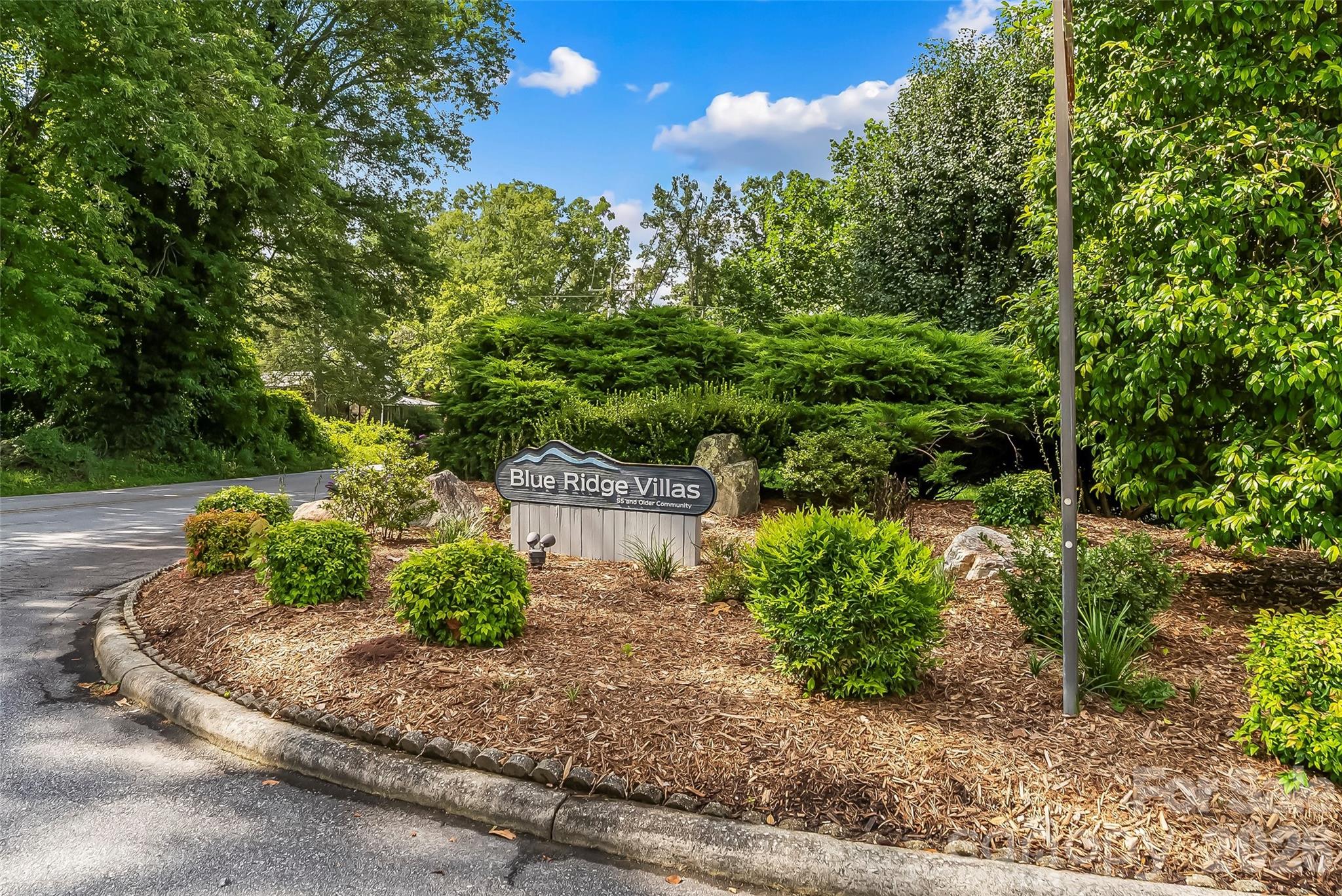 141 Derbyshire Drive Property Photo 15