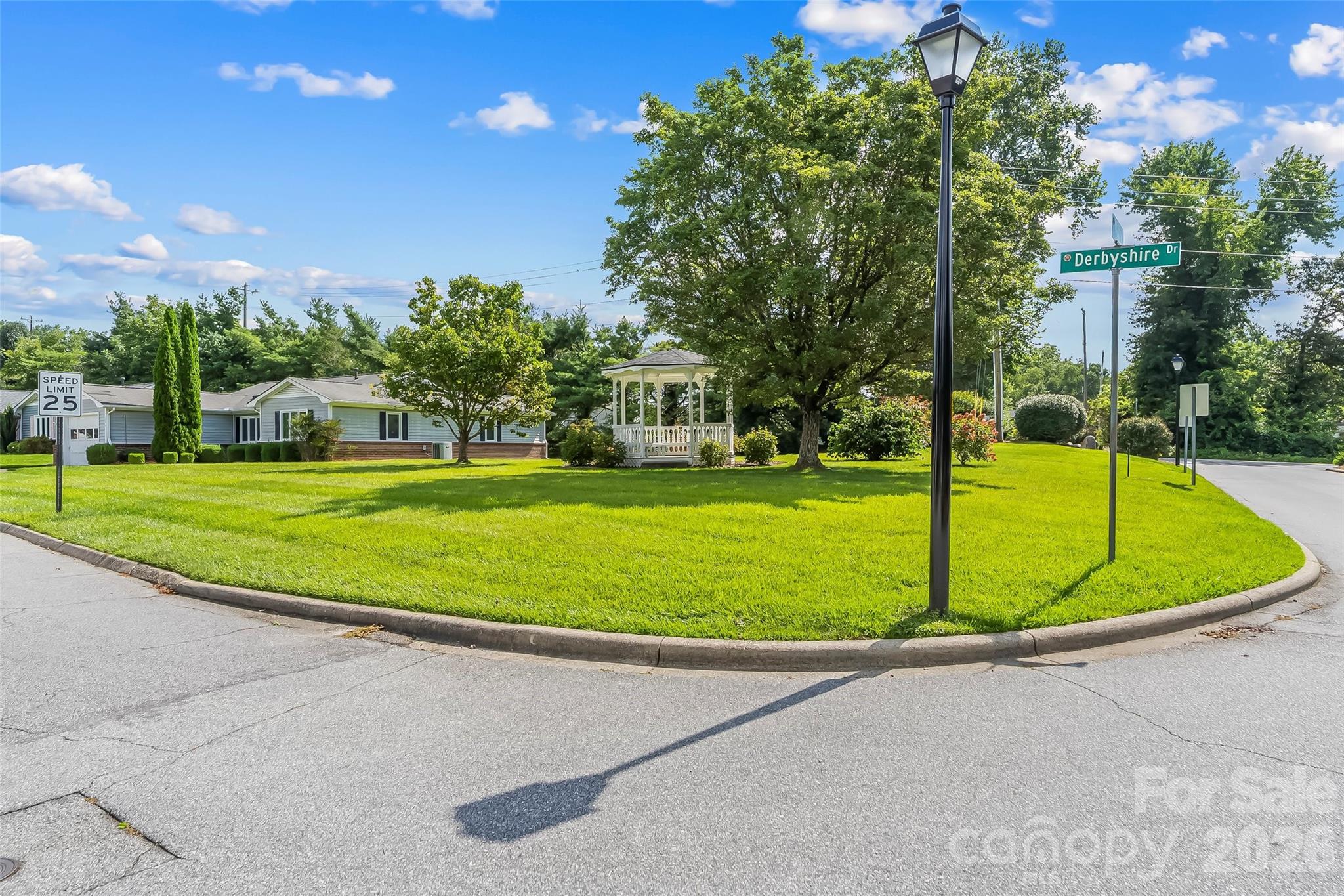 141 Derbyshire Drive Property Photo 16