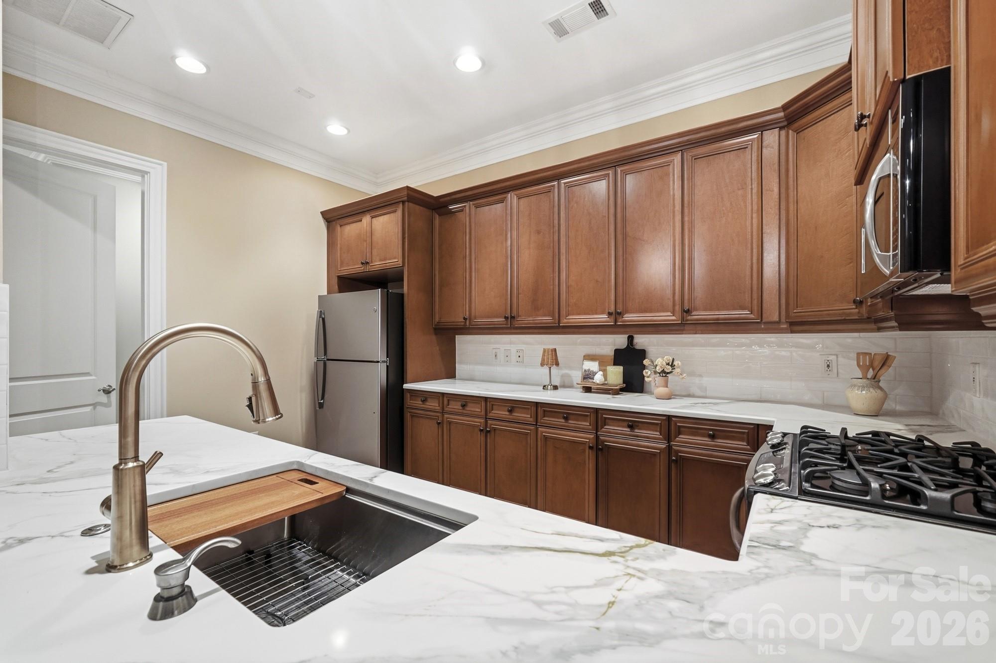 626 Queens Road 101 Property Photo 18