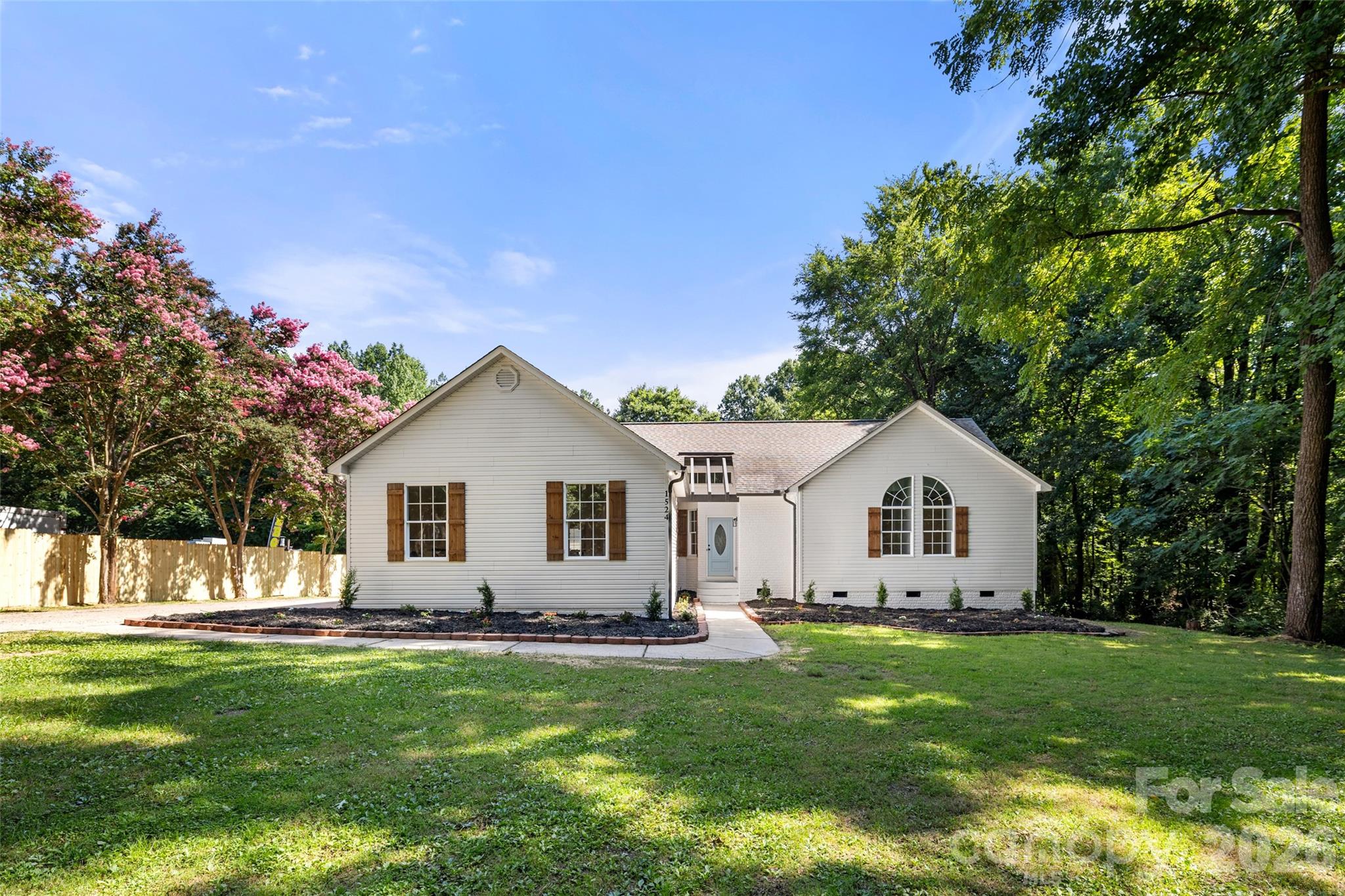 1524 Park Avenue Property Photo 1