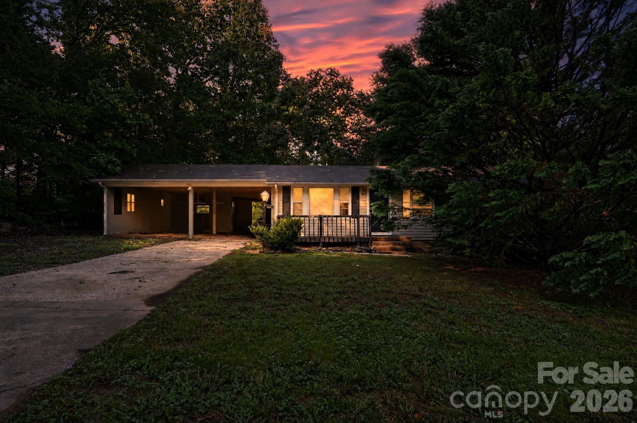 607 Texas Trail Property Photo 1