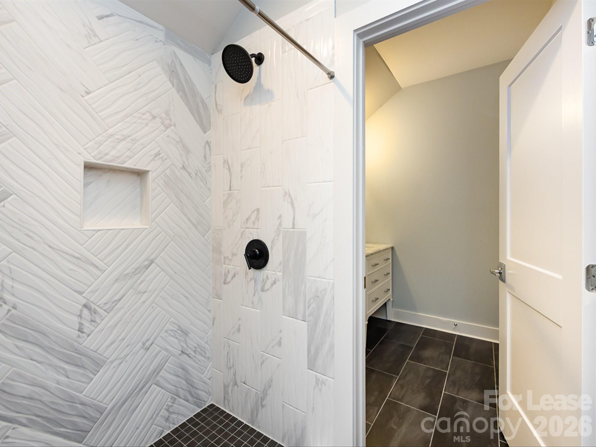 1207 E 36th Street 3 Property Photo 39