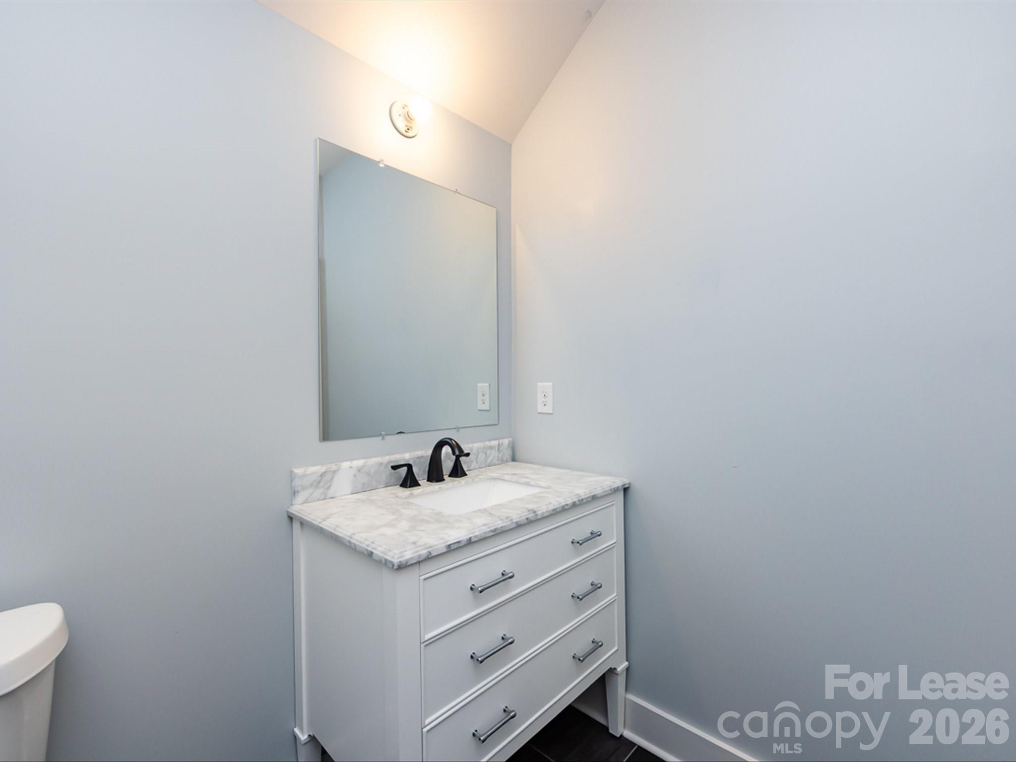 1207 E 36th Street 3 Property Photo 40