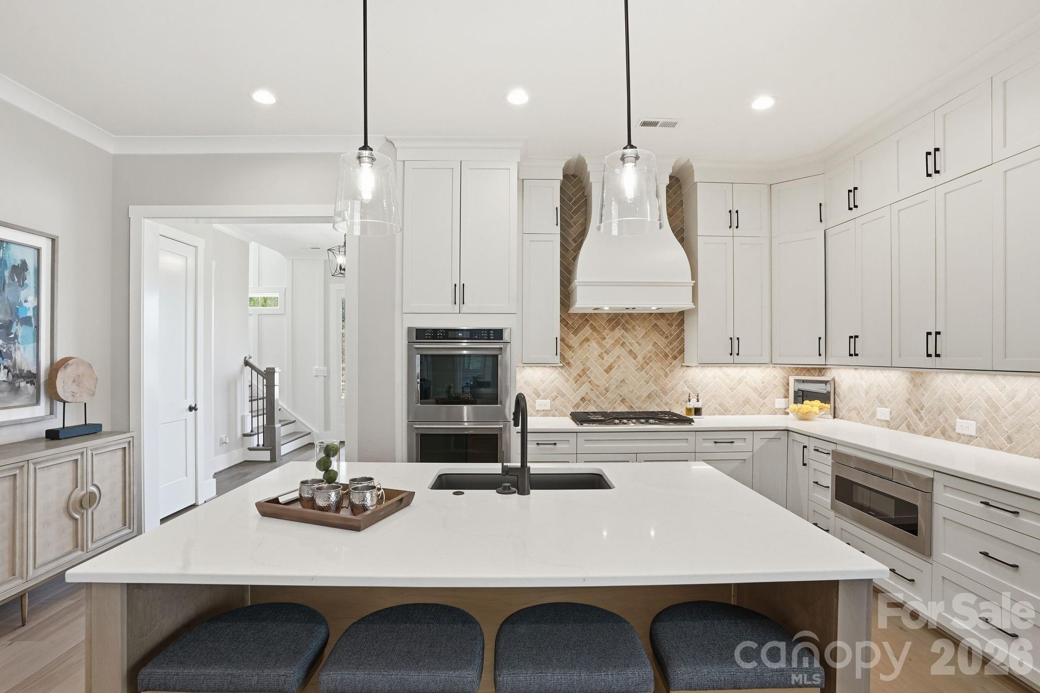 19024 Newburg Hill Road Property Photo 8