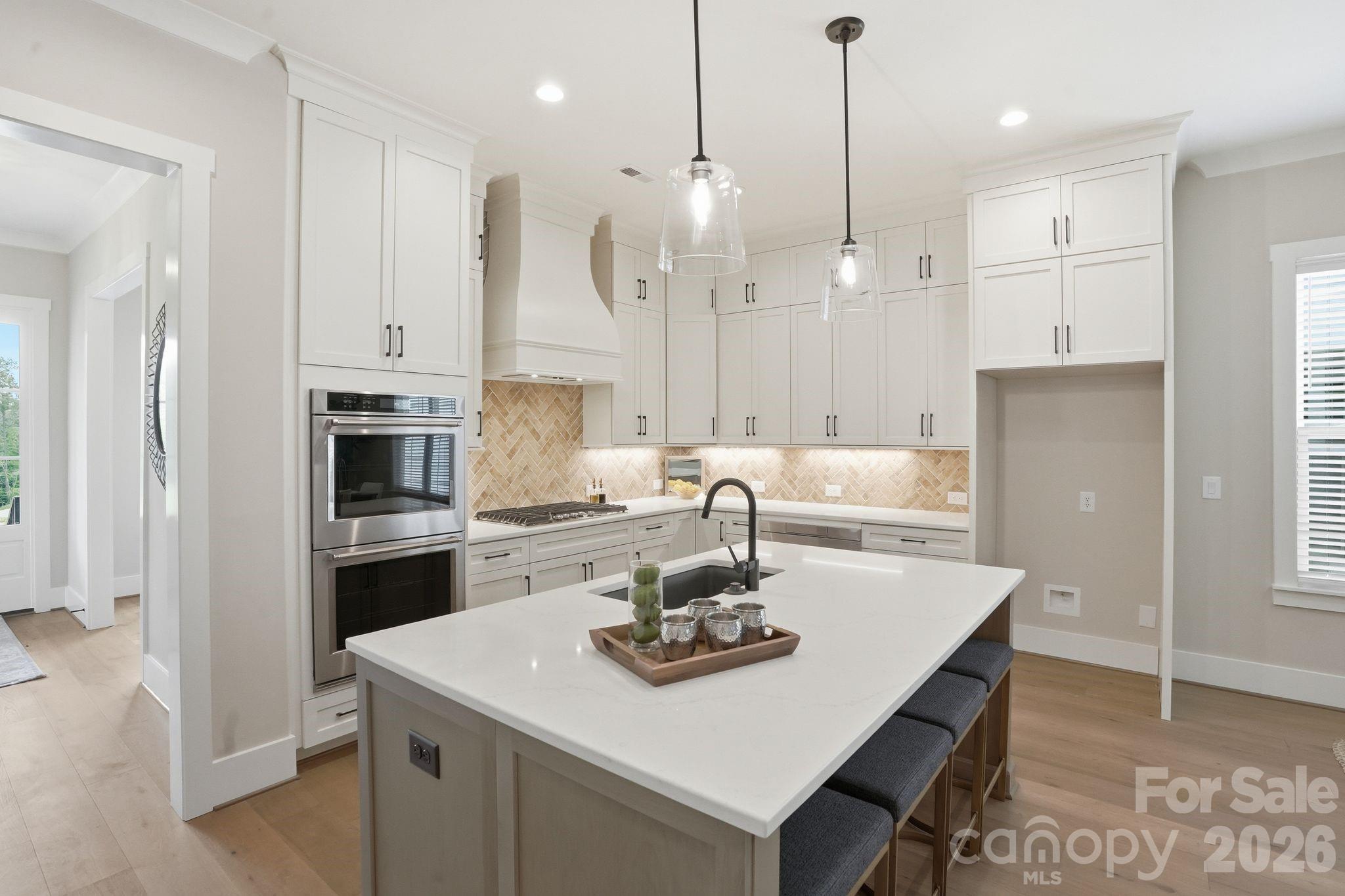 19024 Newburg Hill Road Property Photo 9