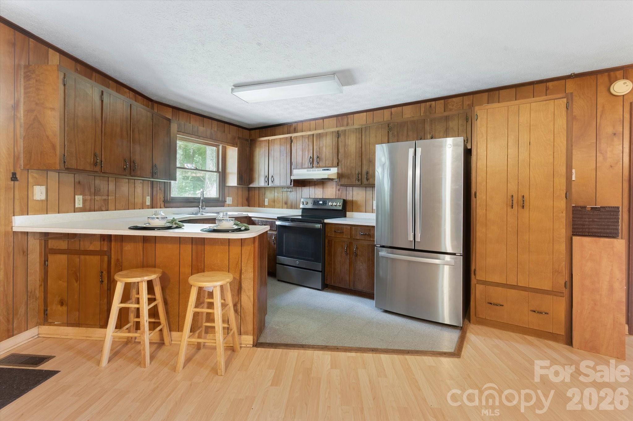 188 Woodfern Drive 11 Property Photo 2