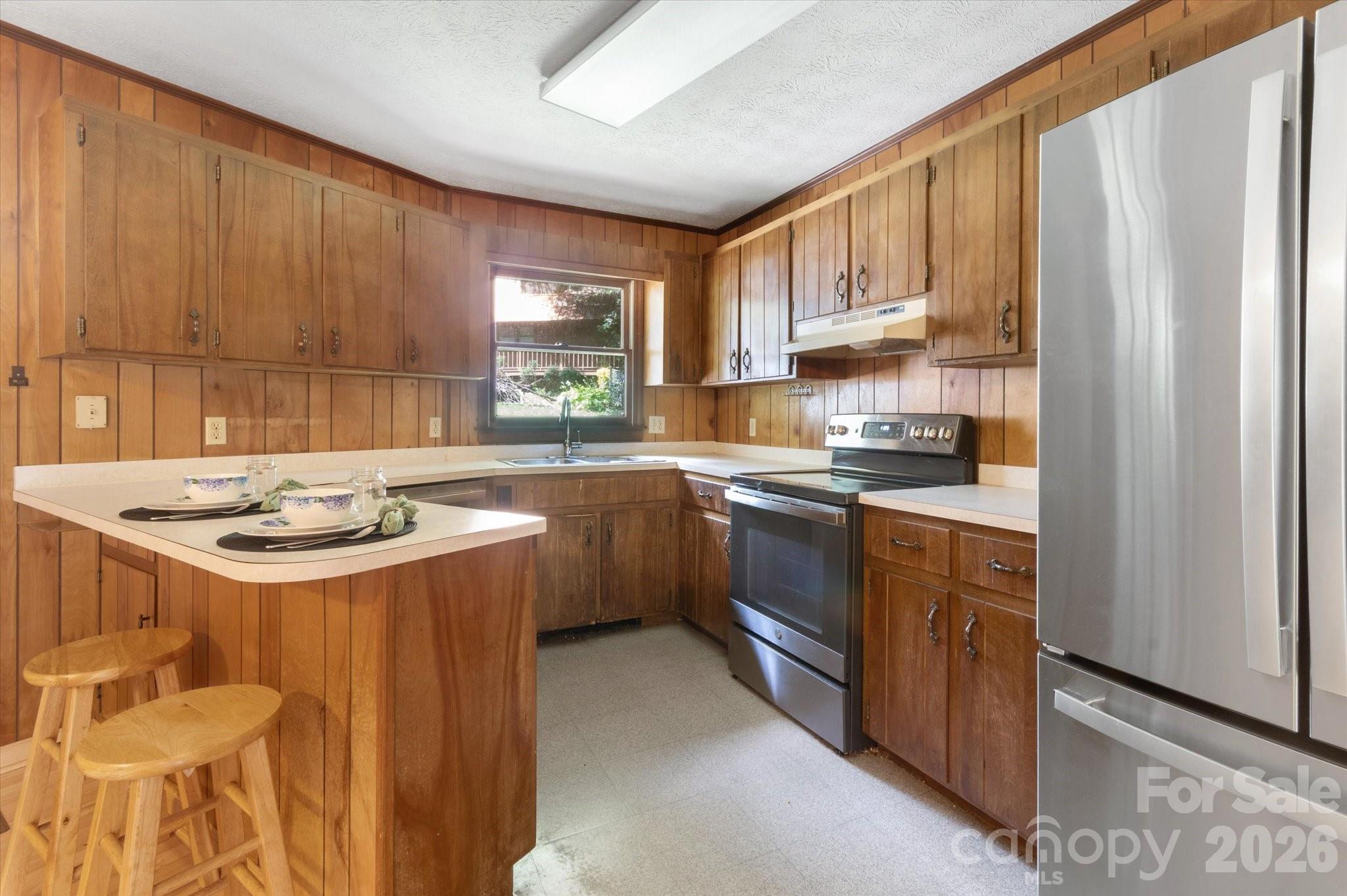 188 Woodfern Drive 11 Property Photo 3