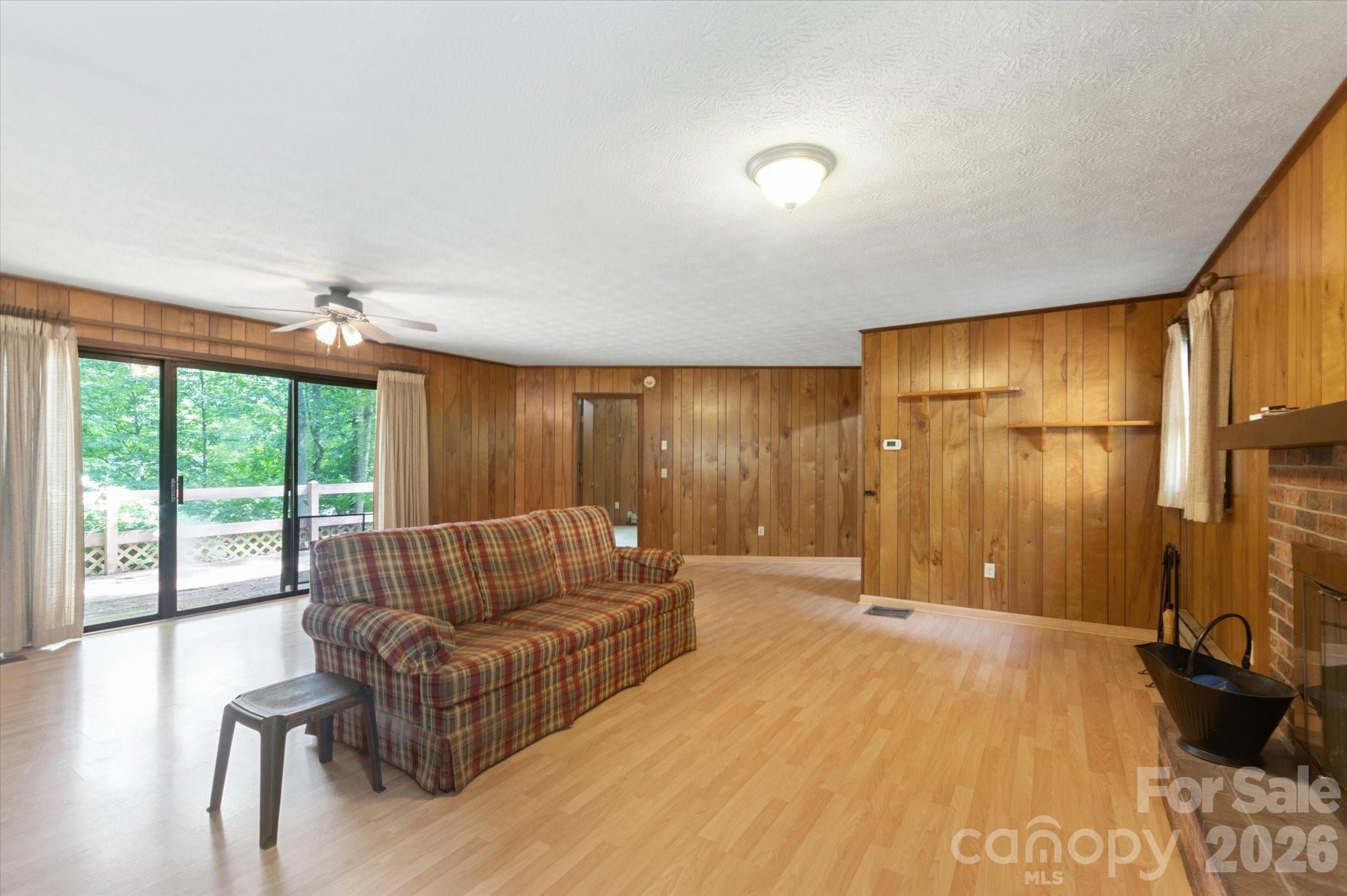 188 Woodfern Drive 11 Property Photo 5