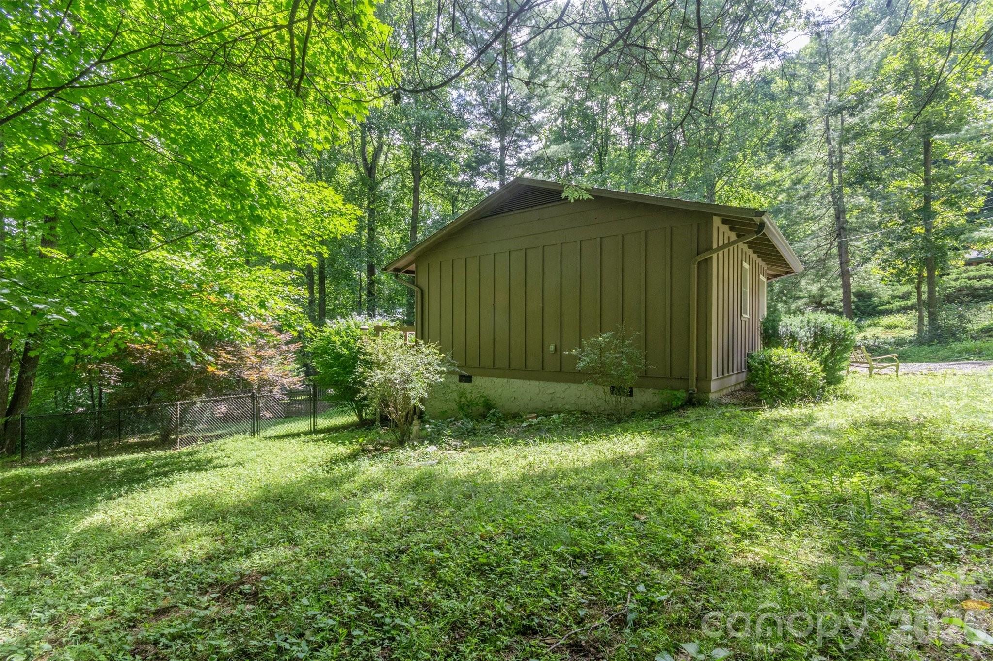 188 Woodfern Drive 11 Property Photo 23