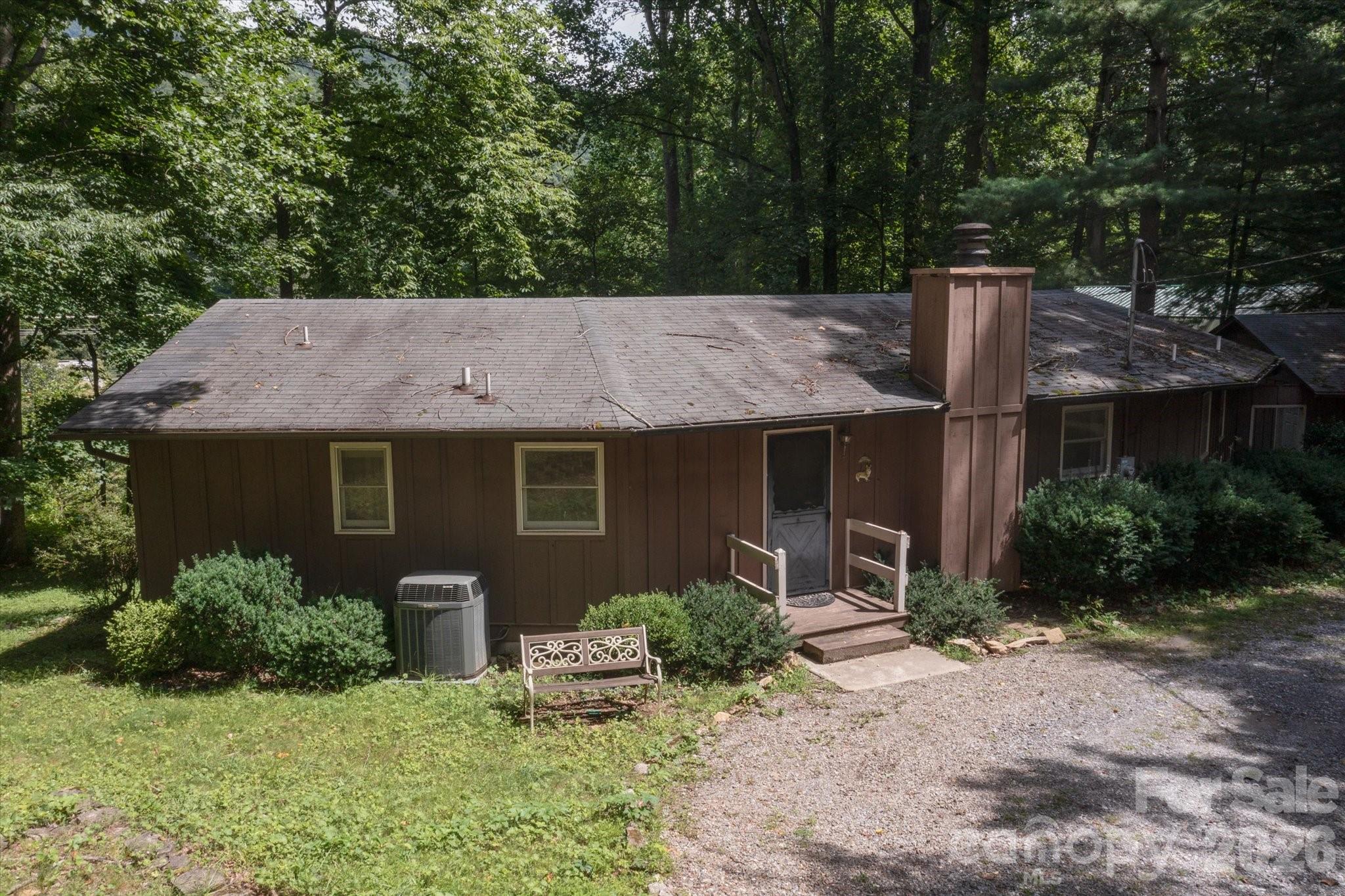 188 Woodfern Drive 11 Property Photo 25