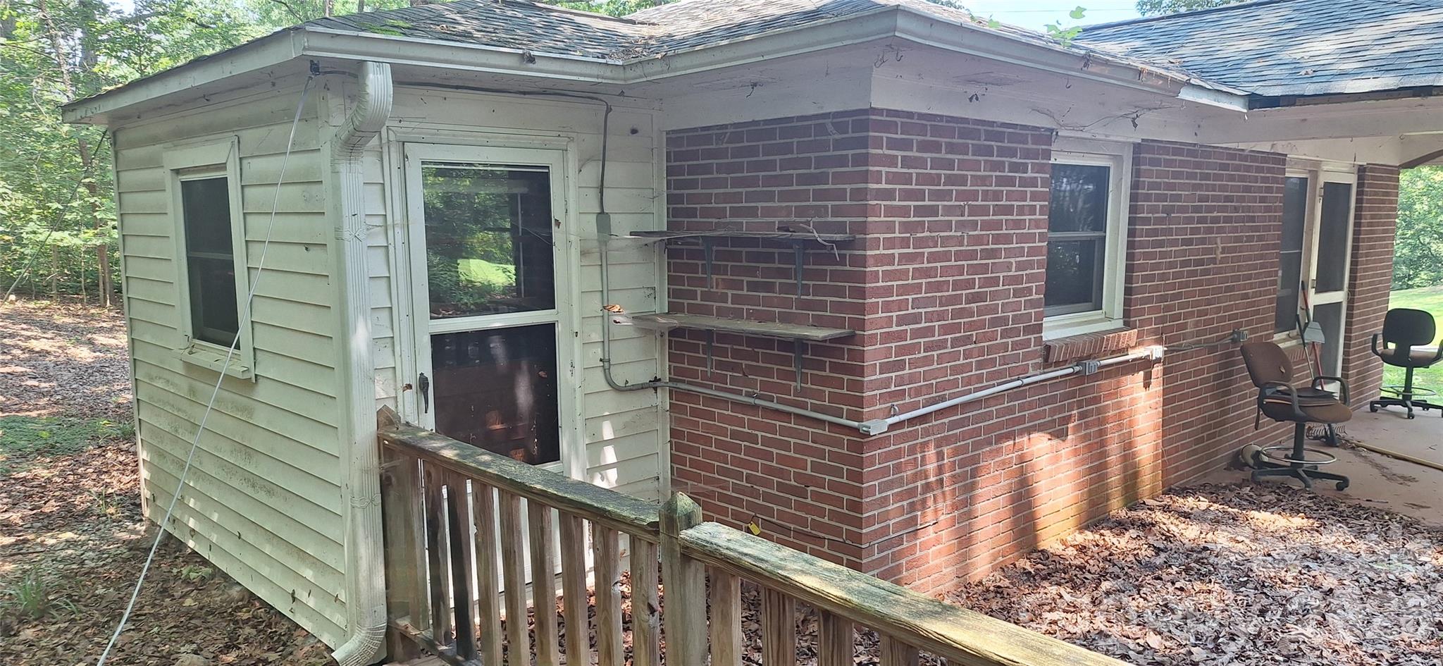 1036 Curve View Road Property Photo 8