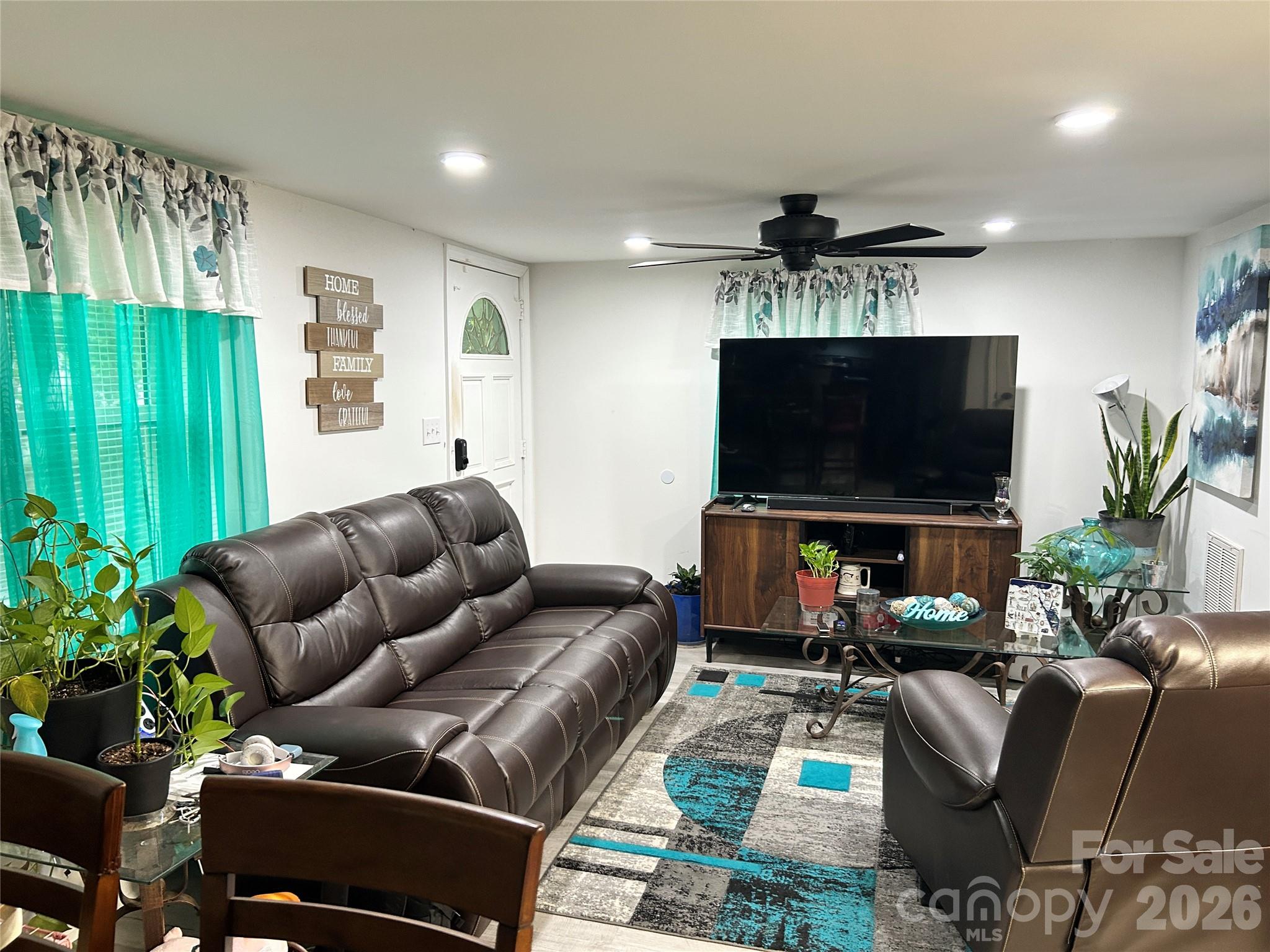 925 S Austin Road Property Photo 8