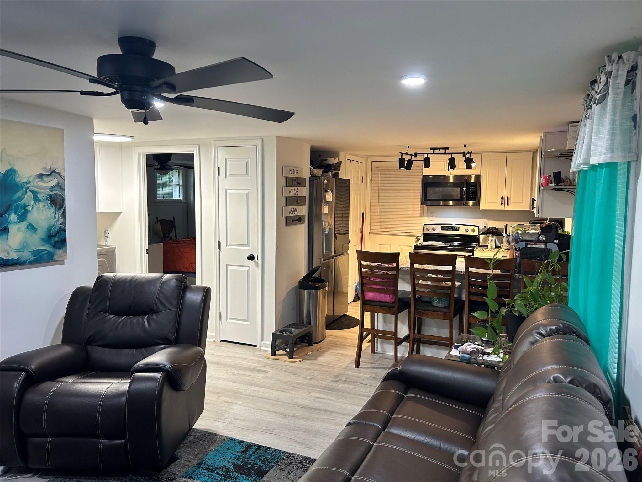 925 S Austin Road Property Photo 10