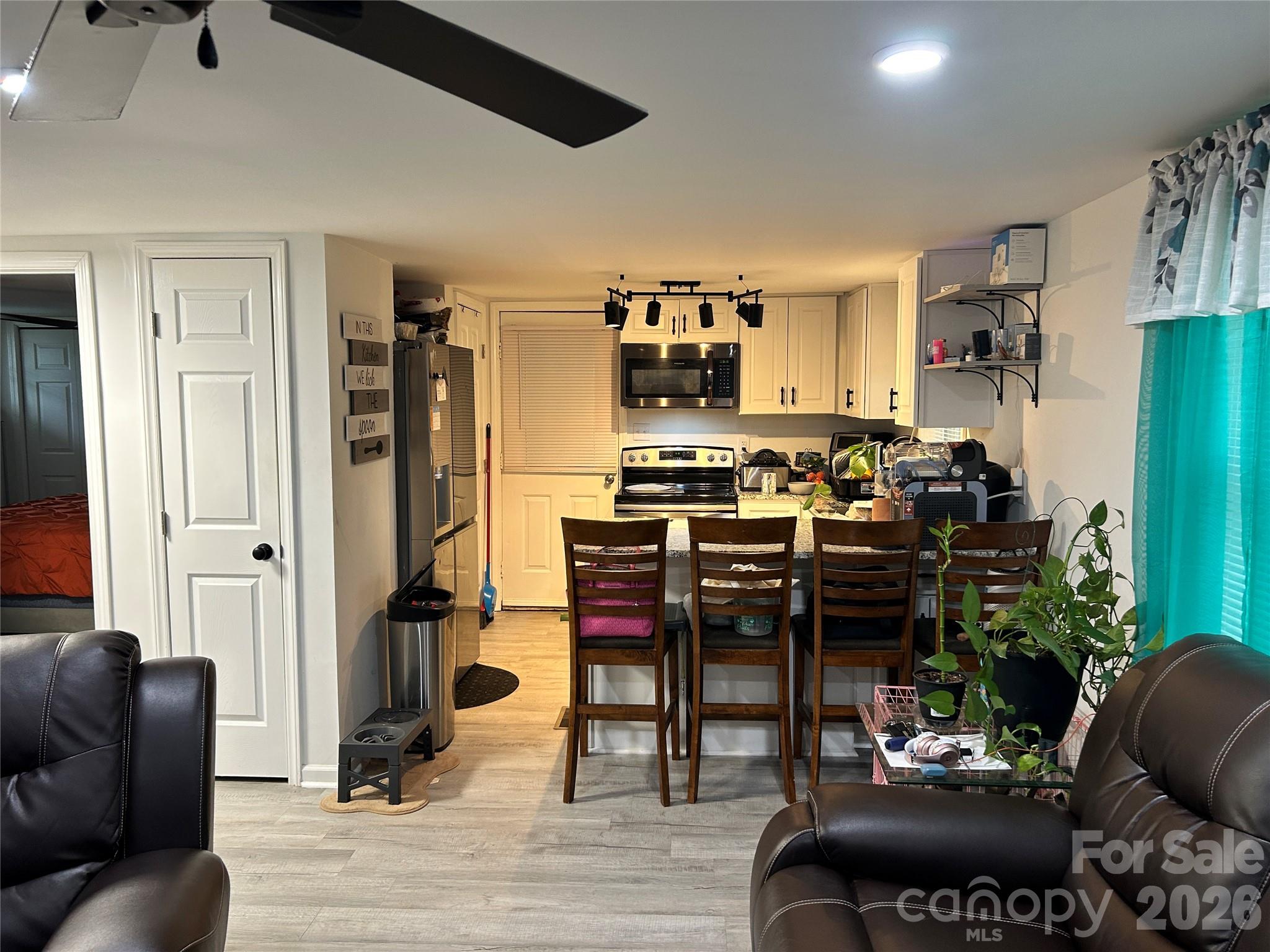 925 S Austin Road Property Photo 11