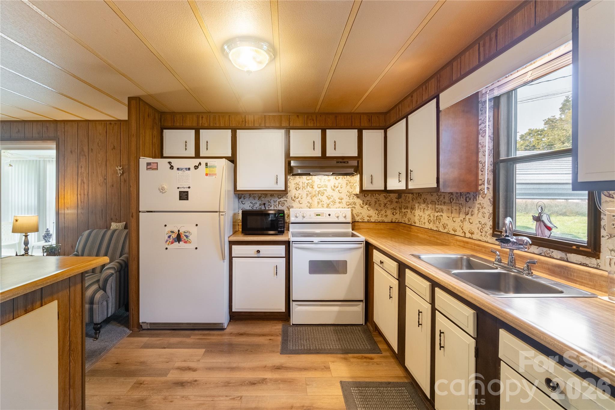 9606 Walkers Ferry Road Property Photo 4