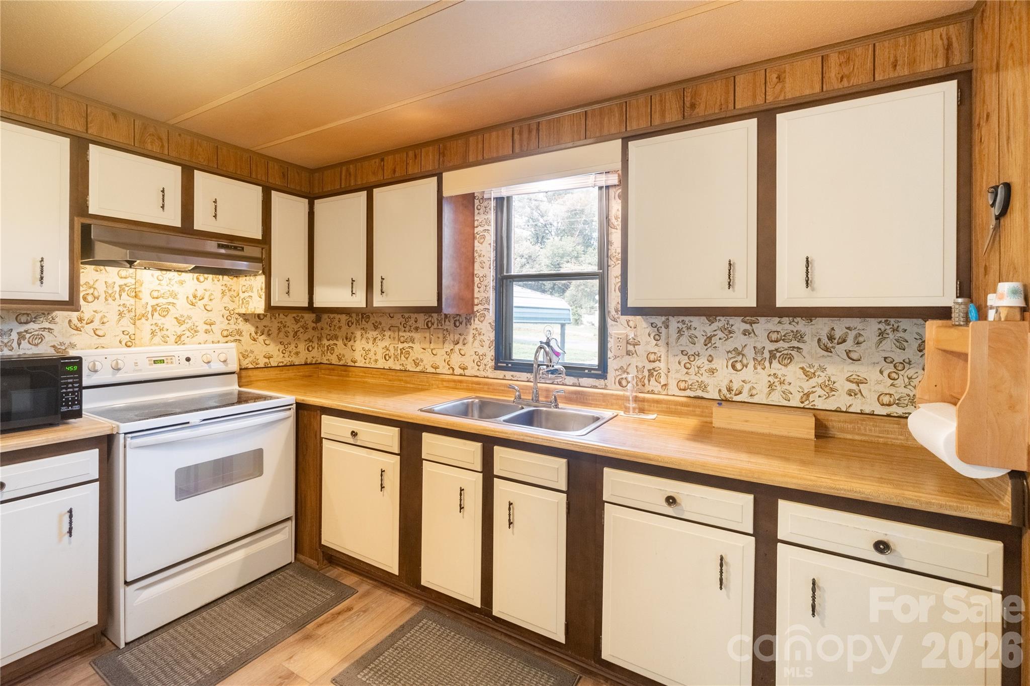 9606 Walkers Ferry Road Property Photo 5