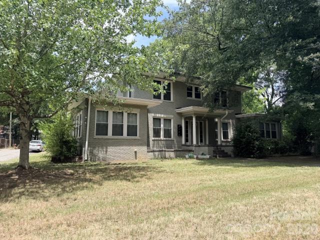 801 E Marion Street Property Photo 3