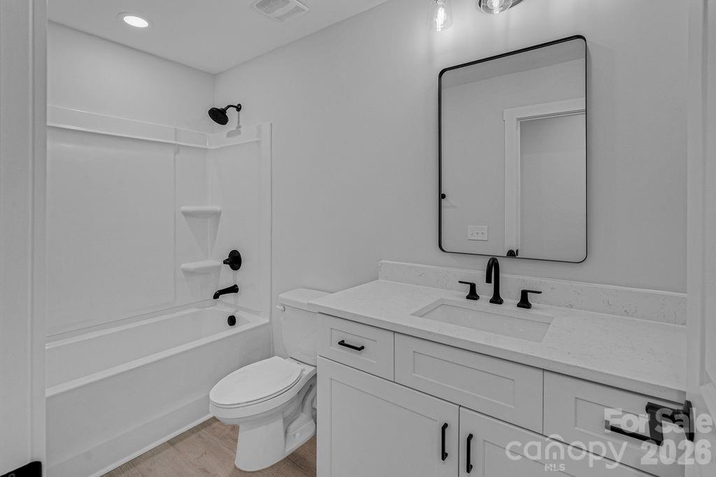 520 E Second Avenue Property Photo 10