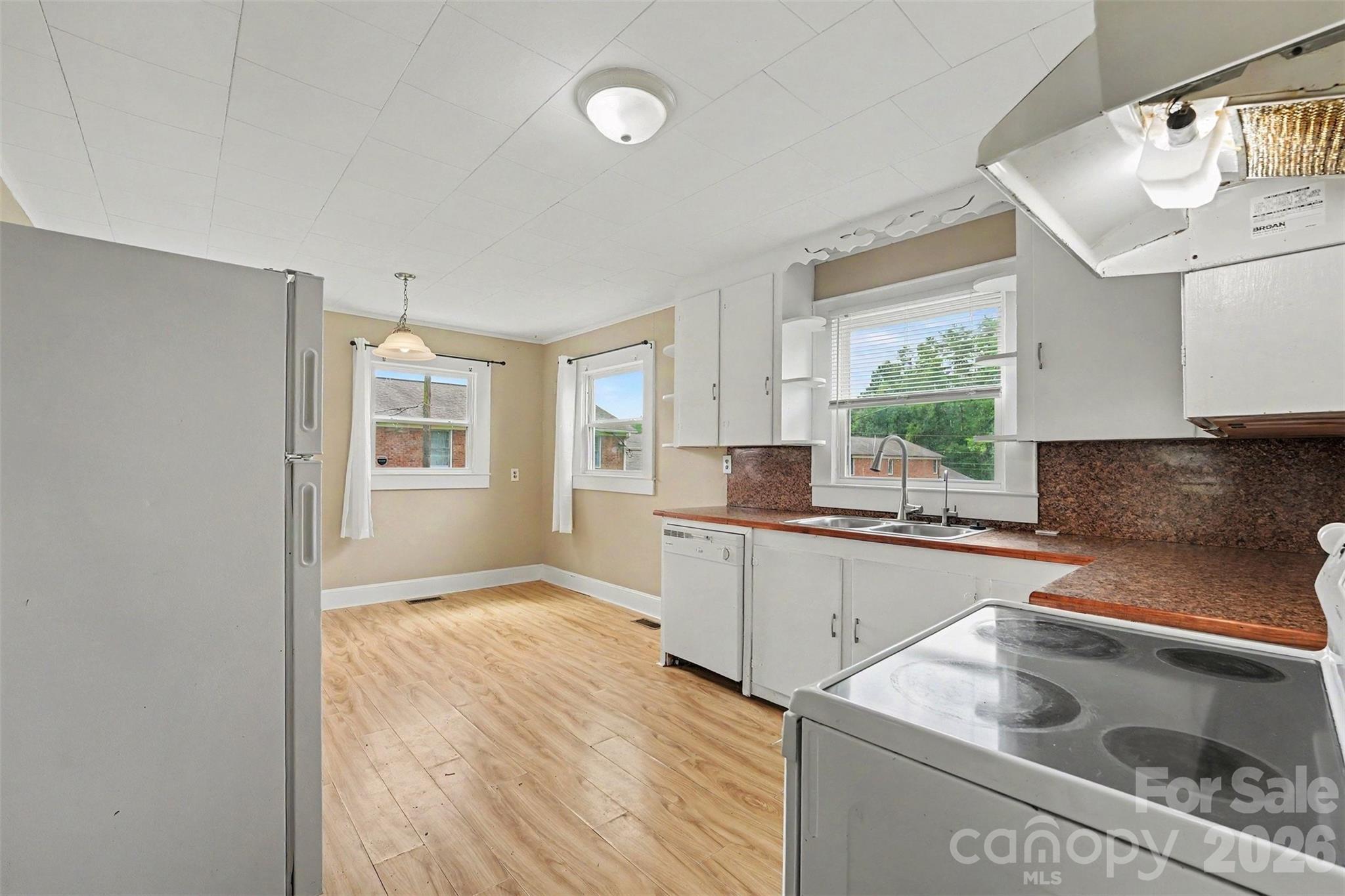 1102 Desoto Avenue Property Photo 5