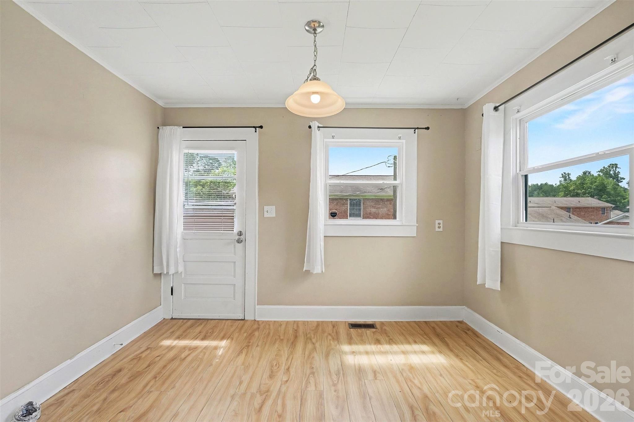 1102 Desoto Avenue Property Photo 7