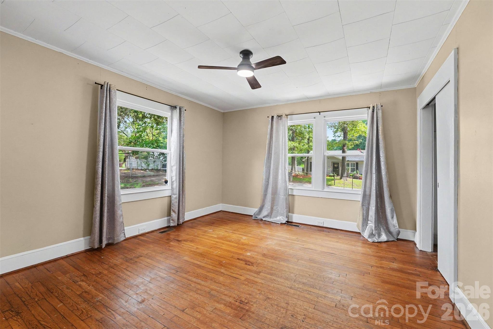 1102 Desoto Avenue Property Photo 9