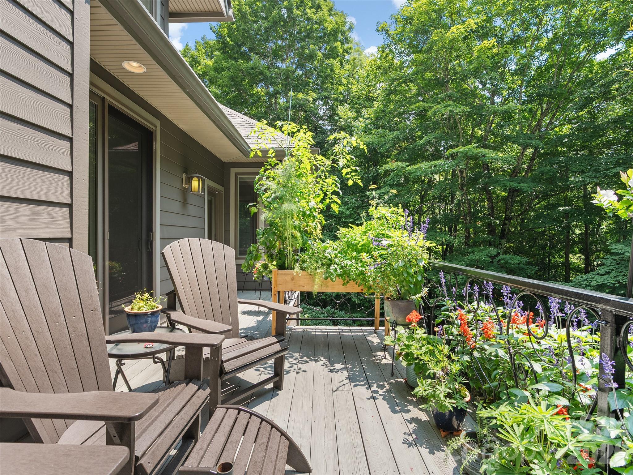 515 Flying Hawk Trail Property Photo 10