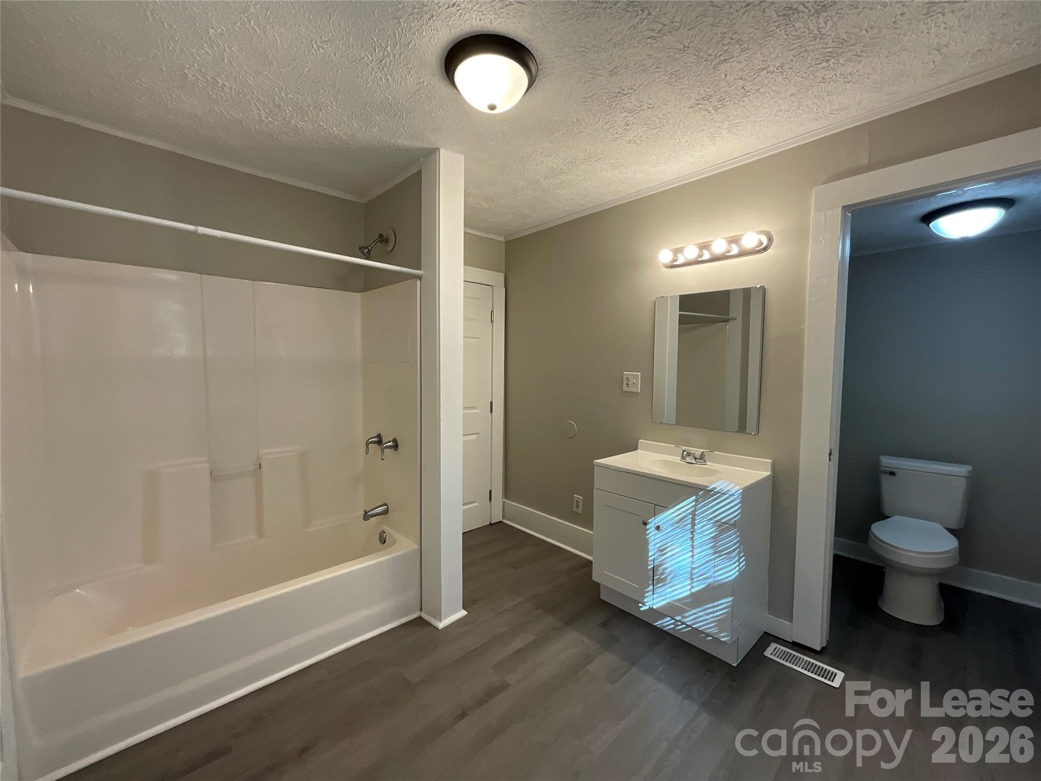 1034 Ridge Avenue Property Photo 8