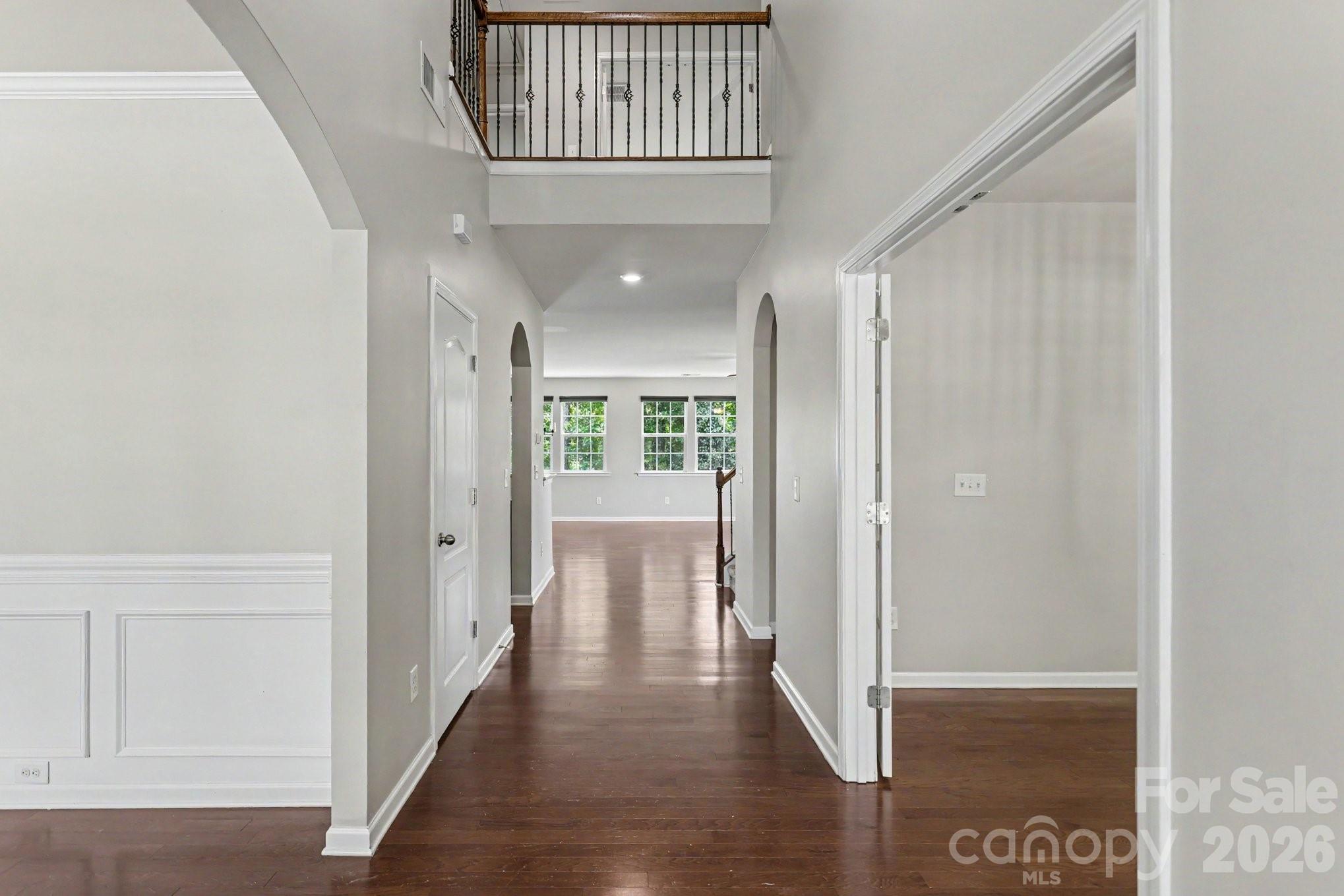 487 Moses Drive Property Photo 3